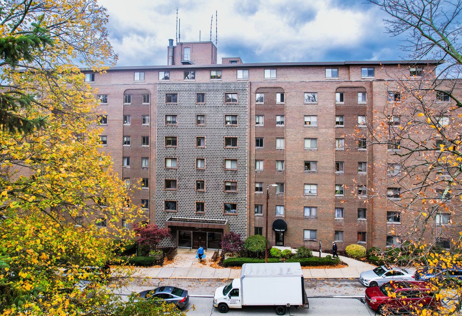 Pittsburgh Apartment: 460 Washington Road