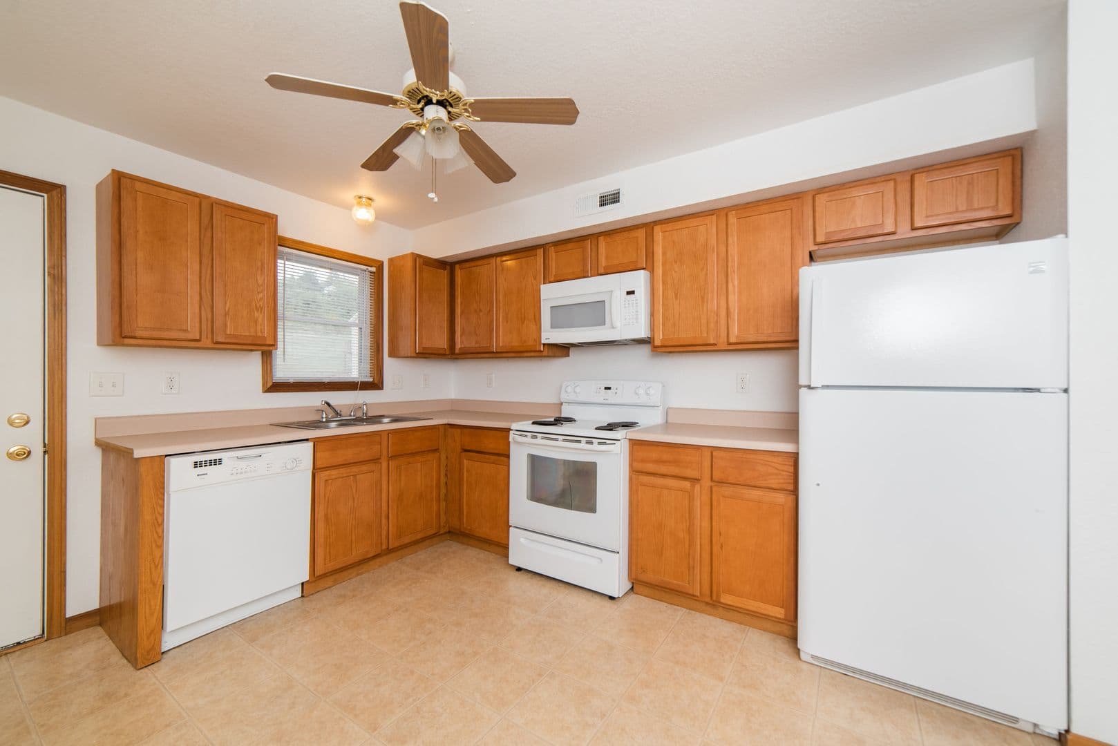Morgantown Apartment: 100-1400 Pinnacle Heights Drive