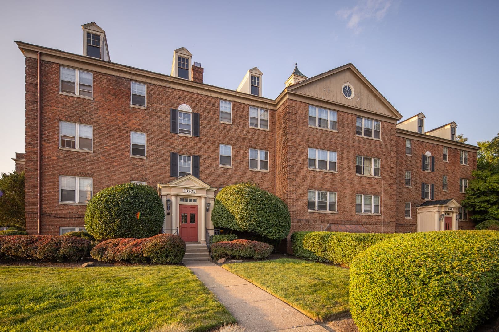 Shaker Heights Apartment: 2590 N Moreland Blvd