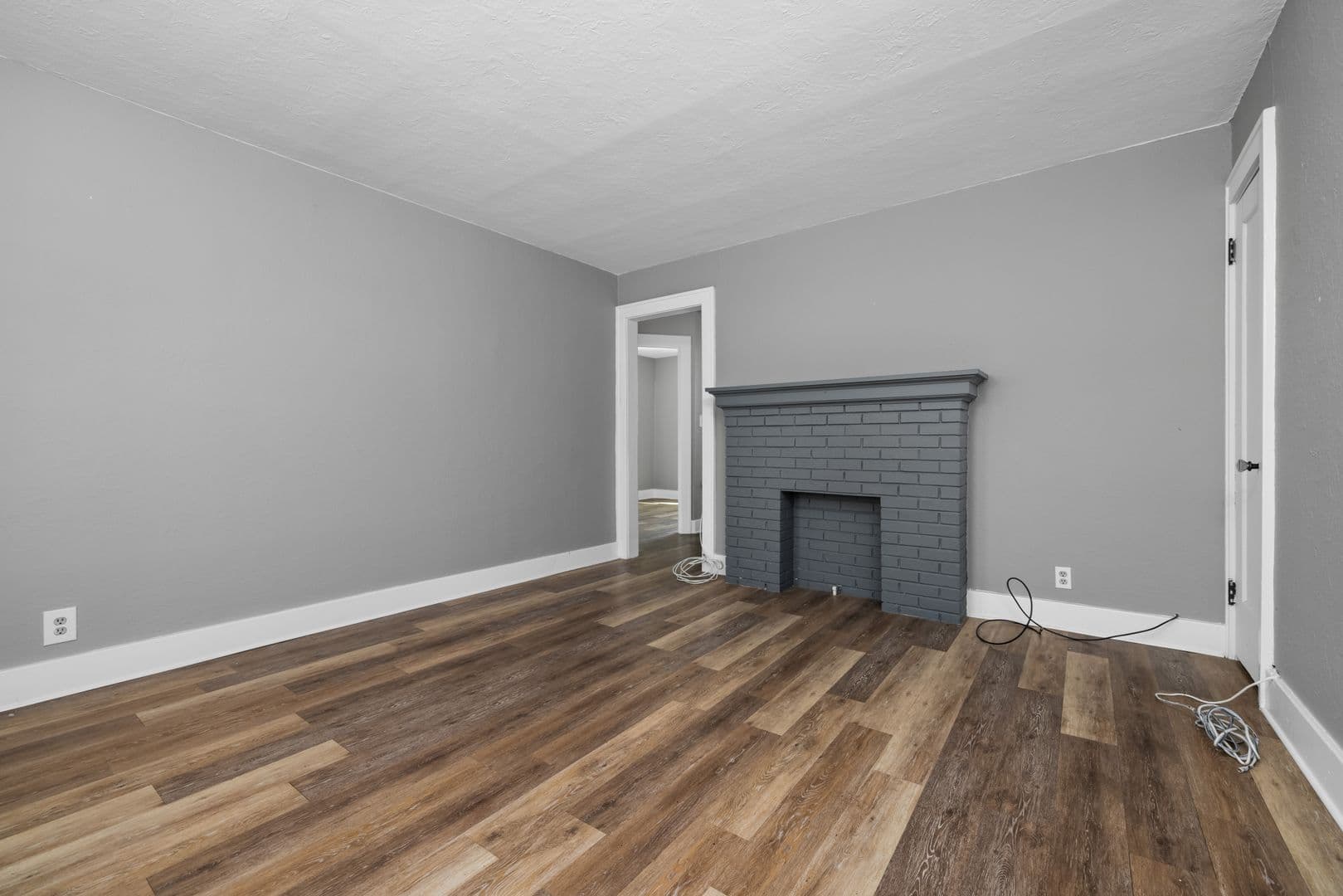 Buffalo Apartment: 575 Colvin Avenue
