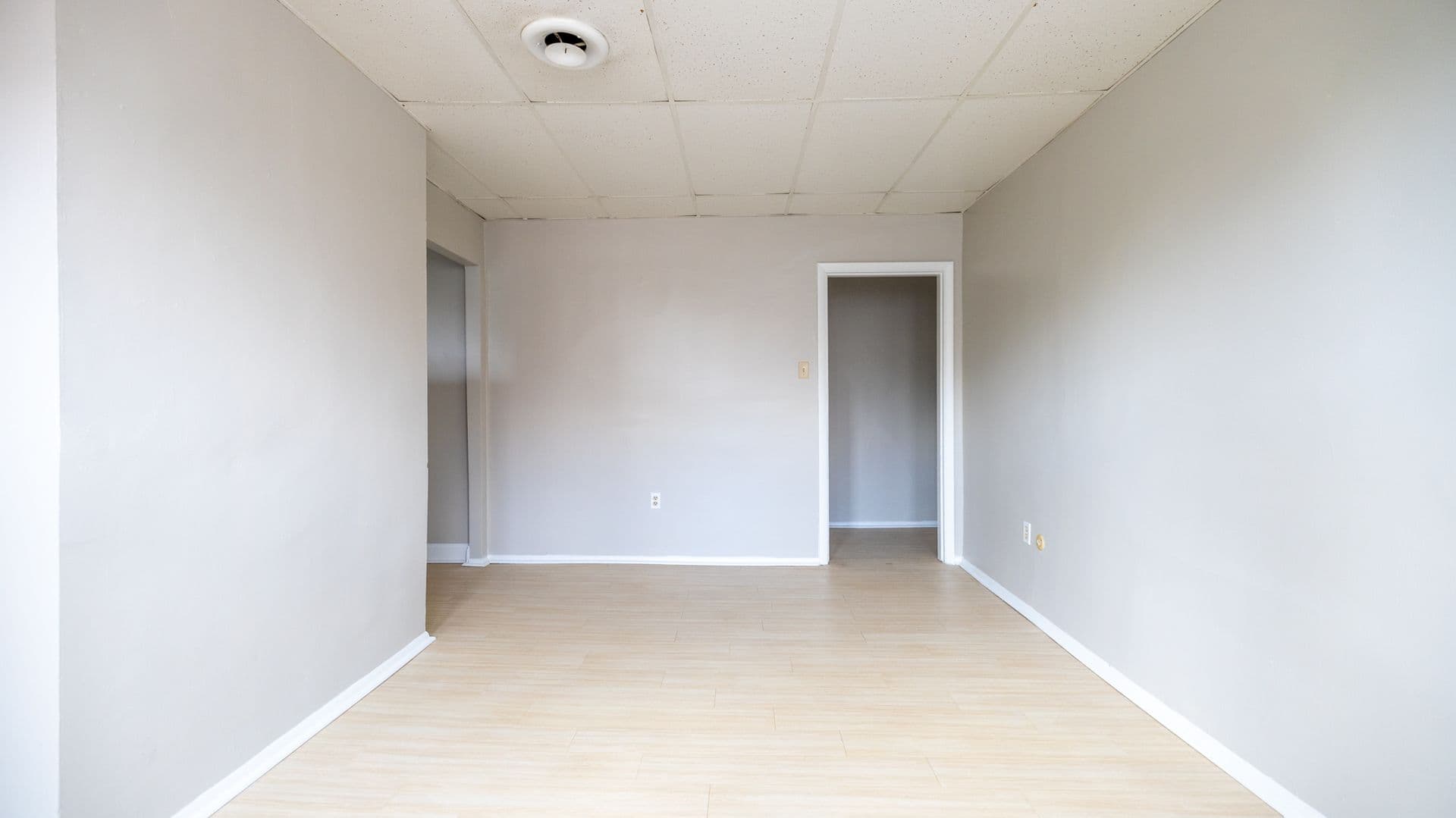 Pittsburgh Apartment: 1500 Fallowfield Ave