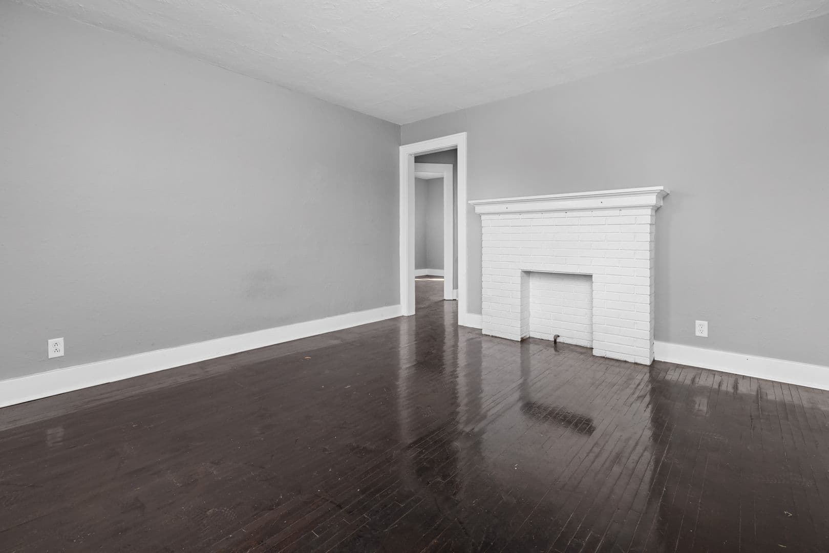Buffalo Apartment: 575 Colvin Avenue