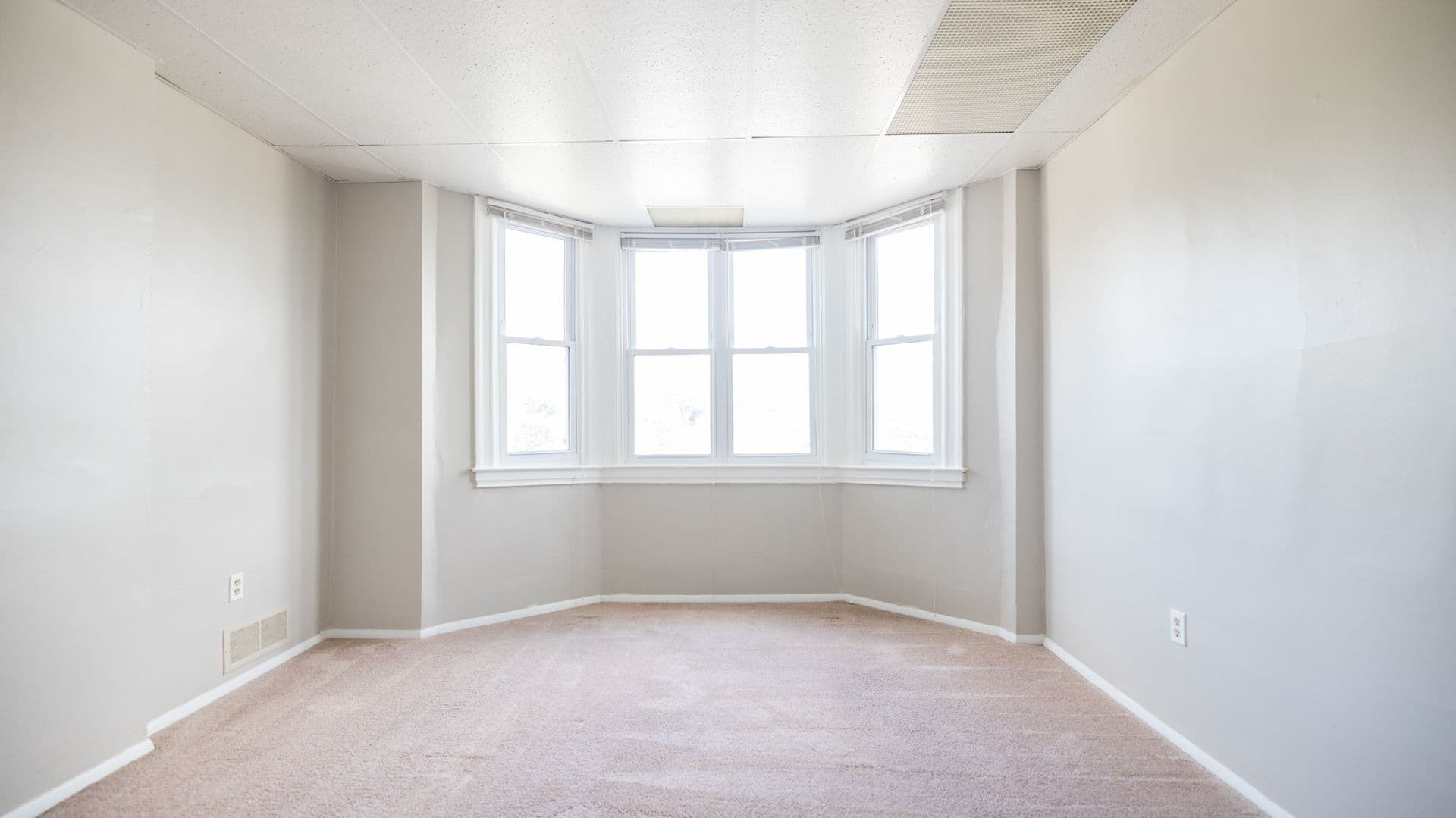Pittsburgh Apartment: 1500 Fallowfield Ave