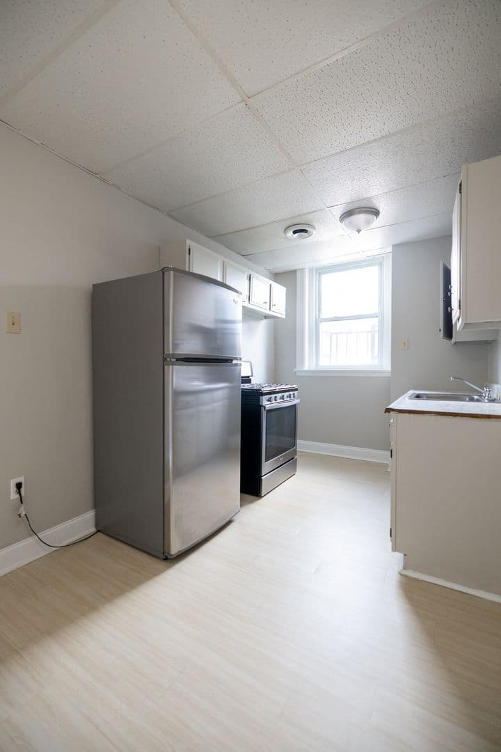 Pittsburgh Apartment: 1500 Fallowfield Ave
