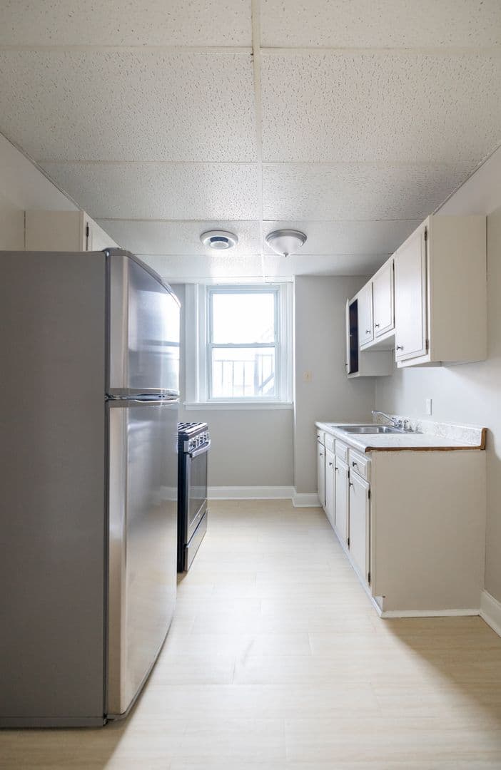 Pittsburgh Apartment: 1500 Fallowfield Ave