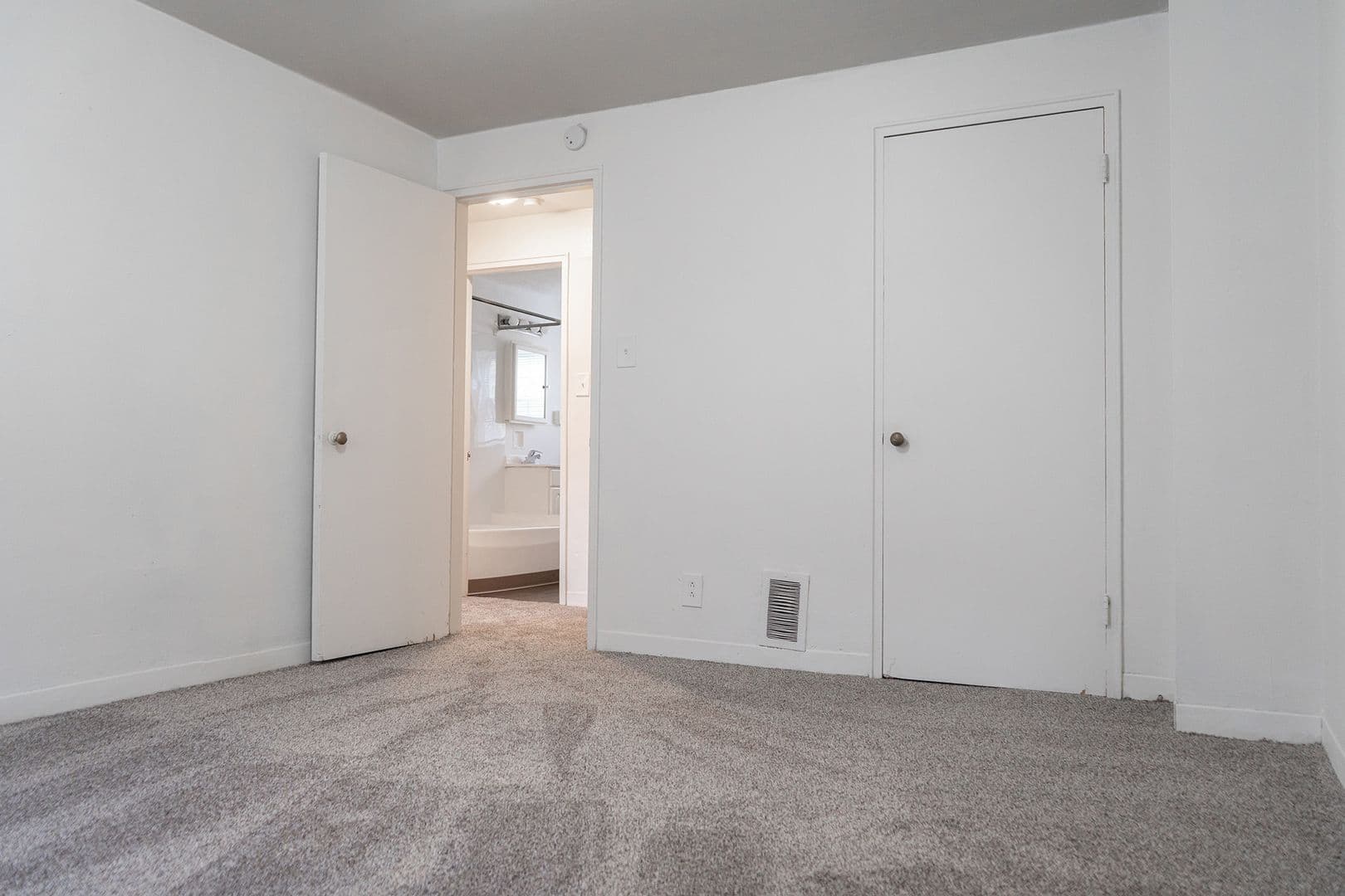 Pittsburgh Apartment: 100-175 Hilands Pl