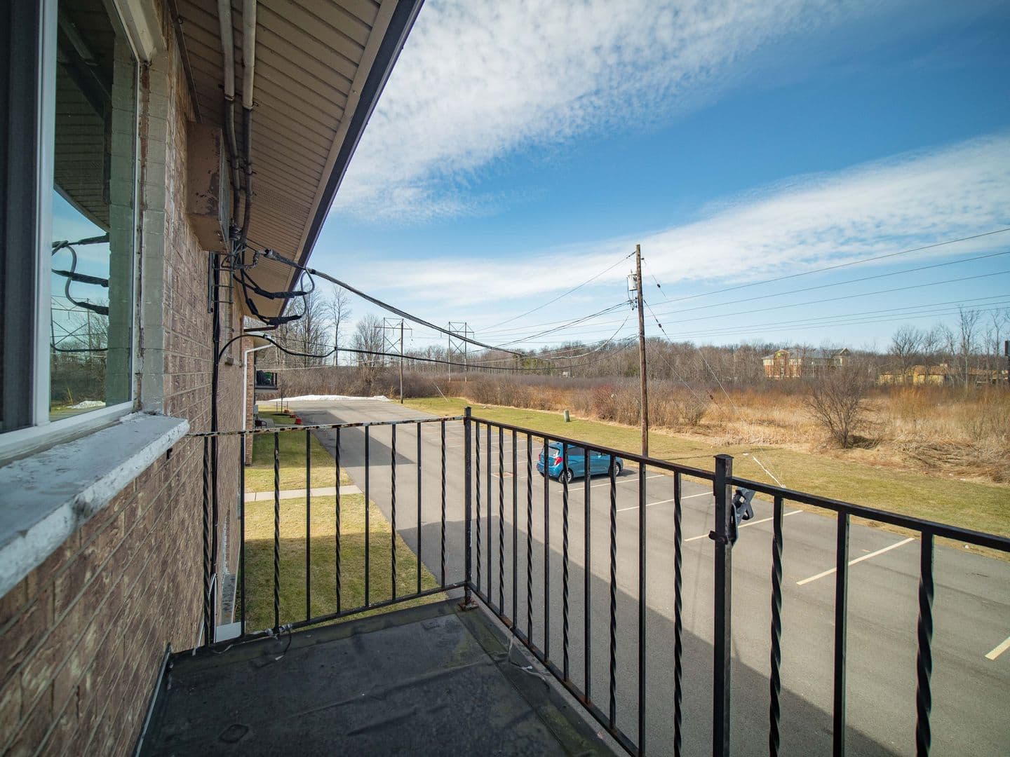 Hamburg Apartment: 121 Holiday Lane