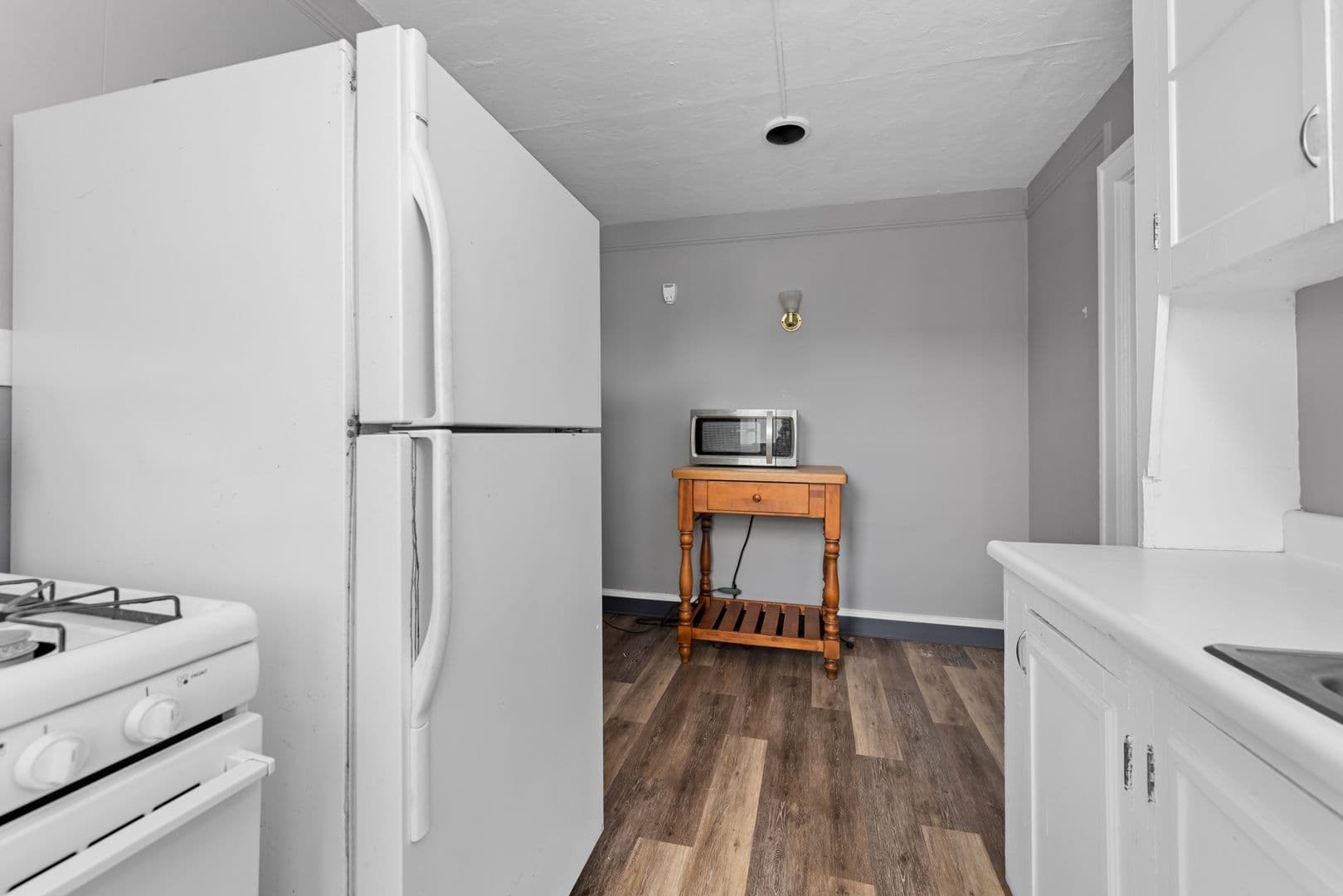 Buffalo Apartment: 575 Colvin Avenue