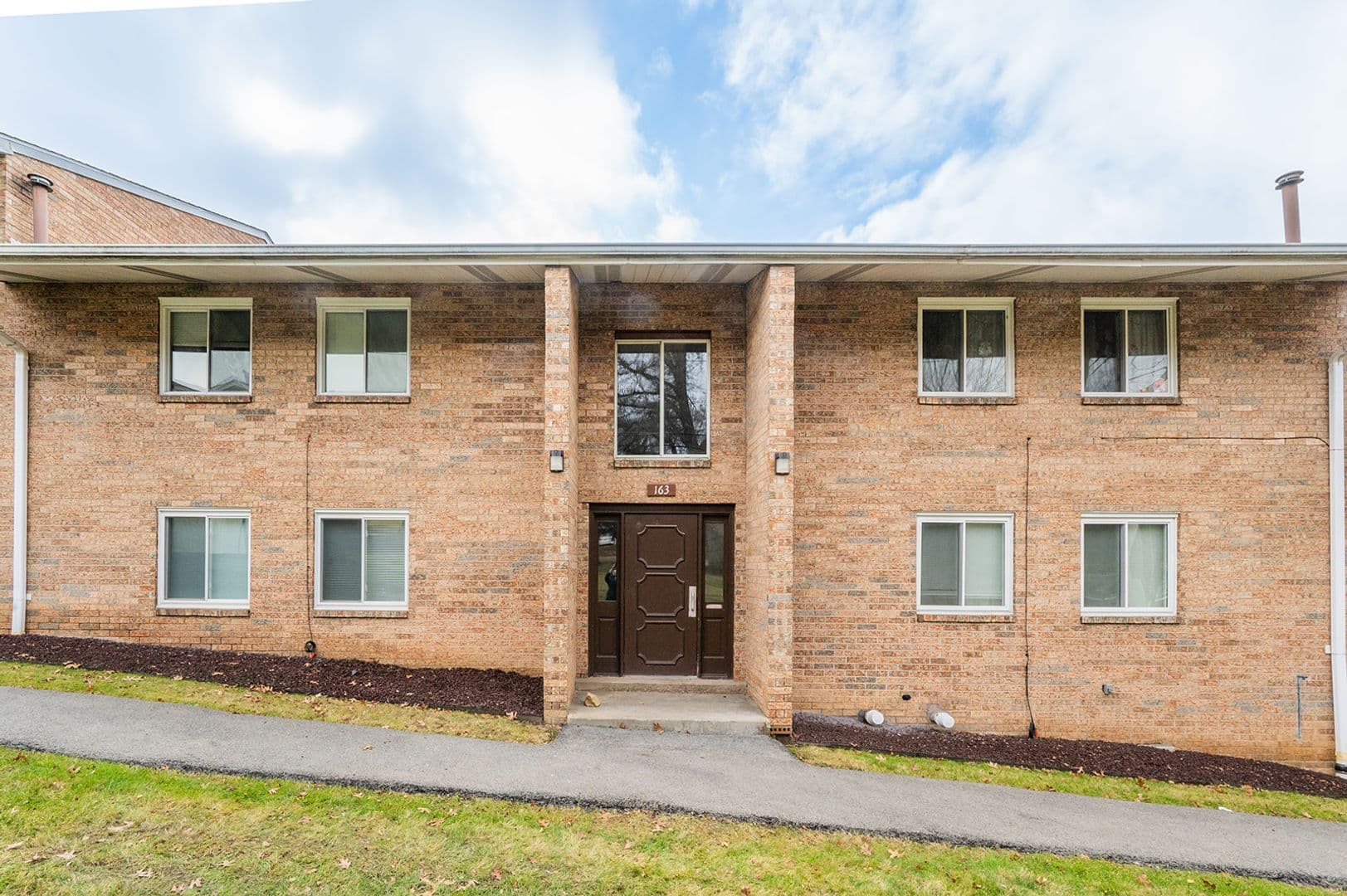North Versailles Apartment: 151-175 Dix Drive
