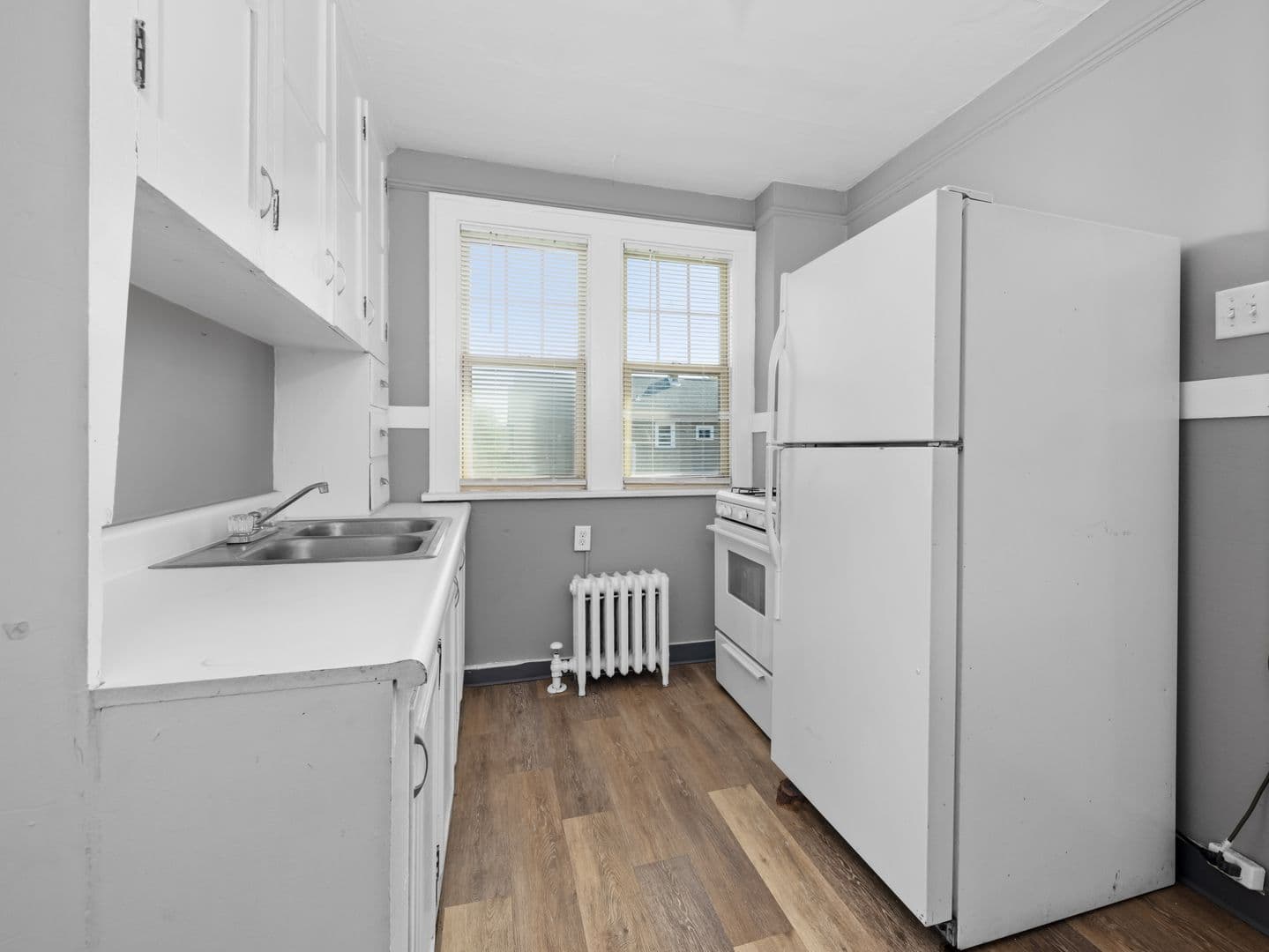 Buffalo Apartment: 575 Colvin Avenue