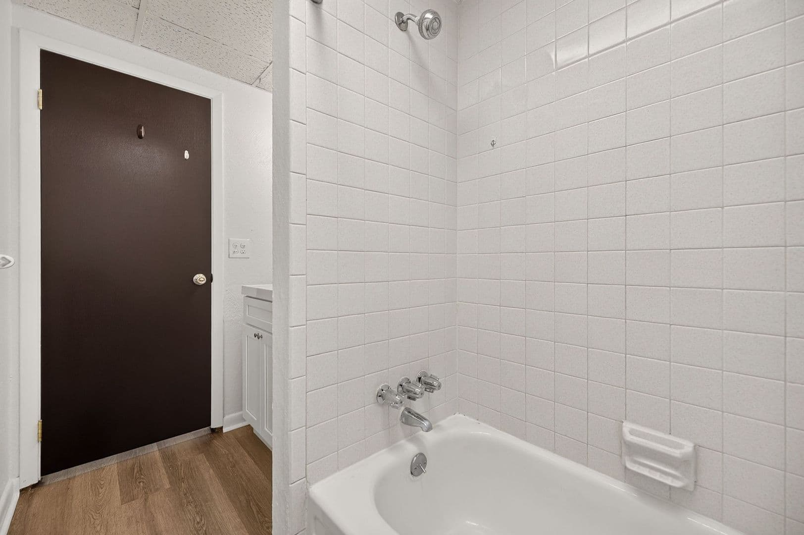 Lockport Apartment: 499 Davison Road