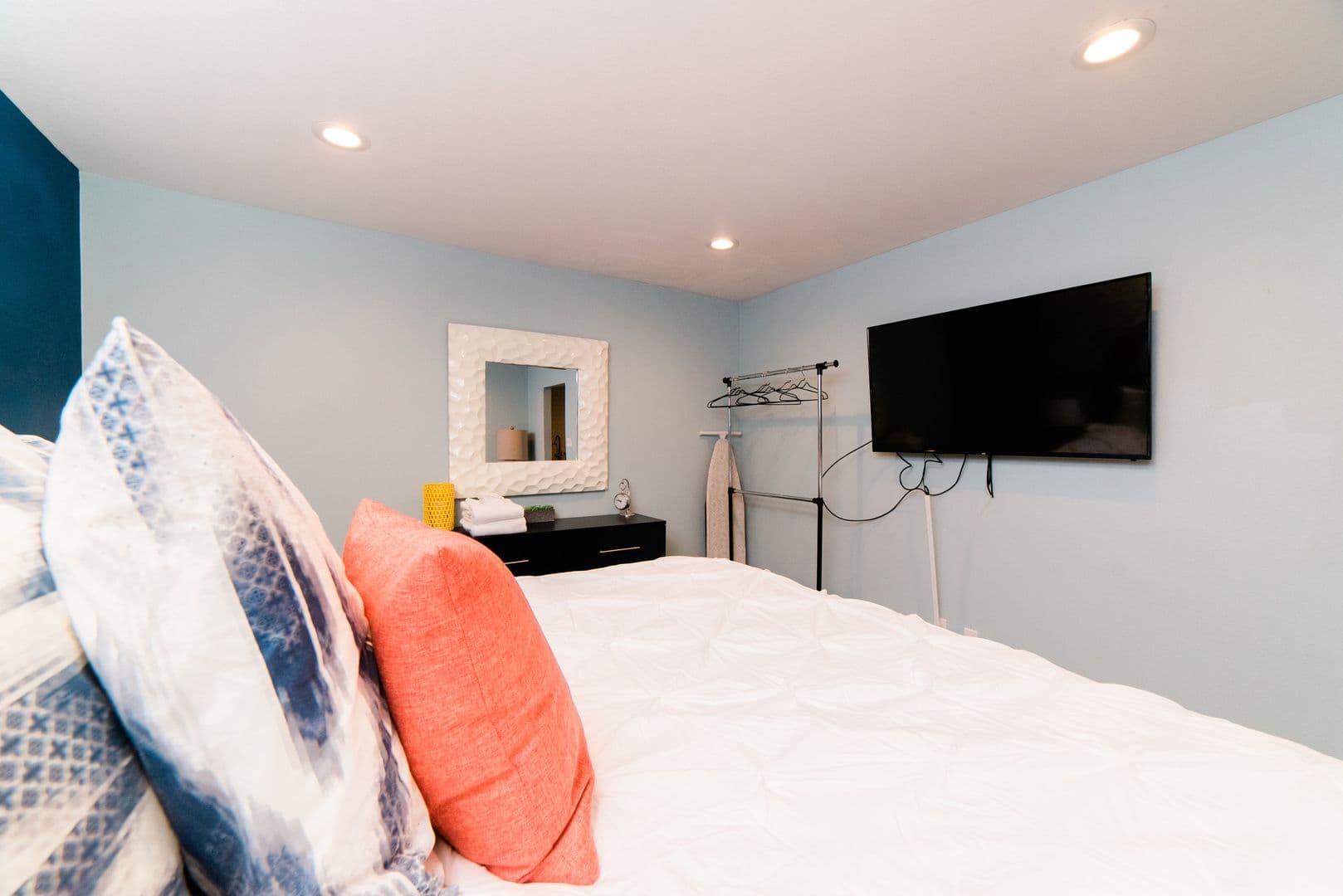 Pittsburgh Apartment: 700 Mansfield Ave