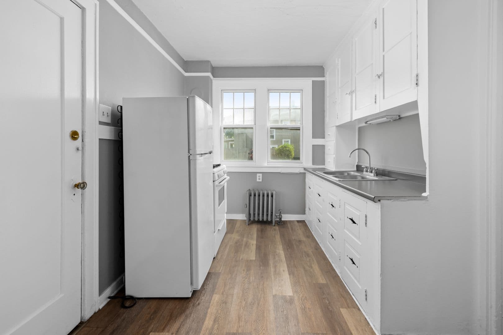 Buffalo Apartment: 575 Colvin Avenue
