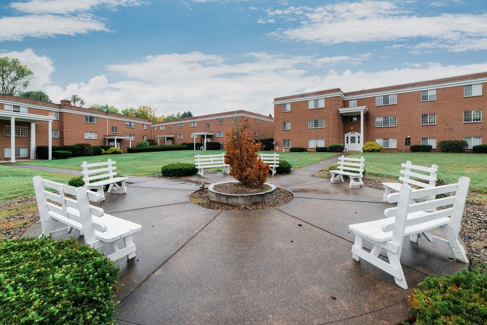 New Kensington Apartment: 300 Craigdell Road