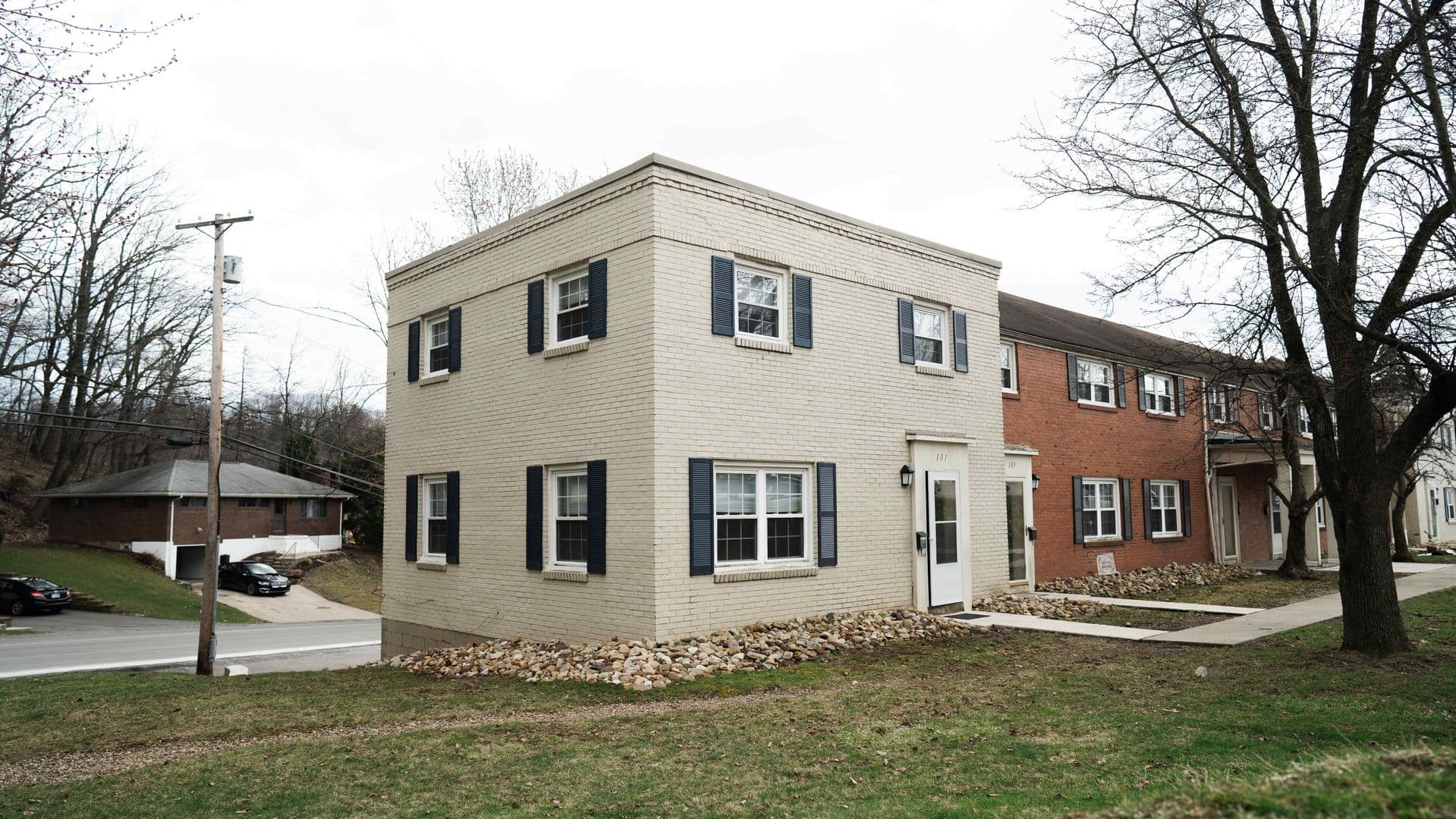 Pittsburgh Apartment: 100-175 Hilands Pl