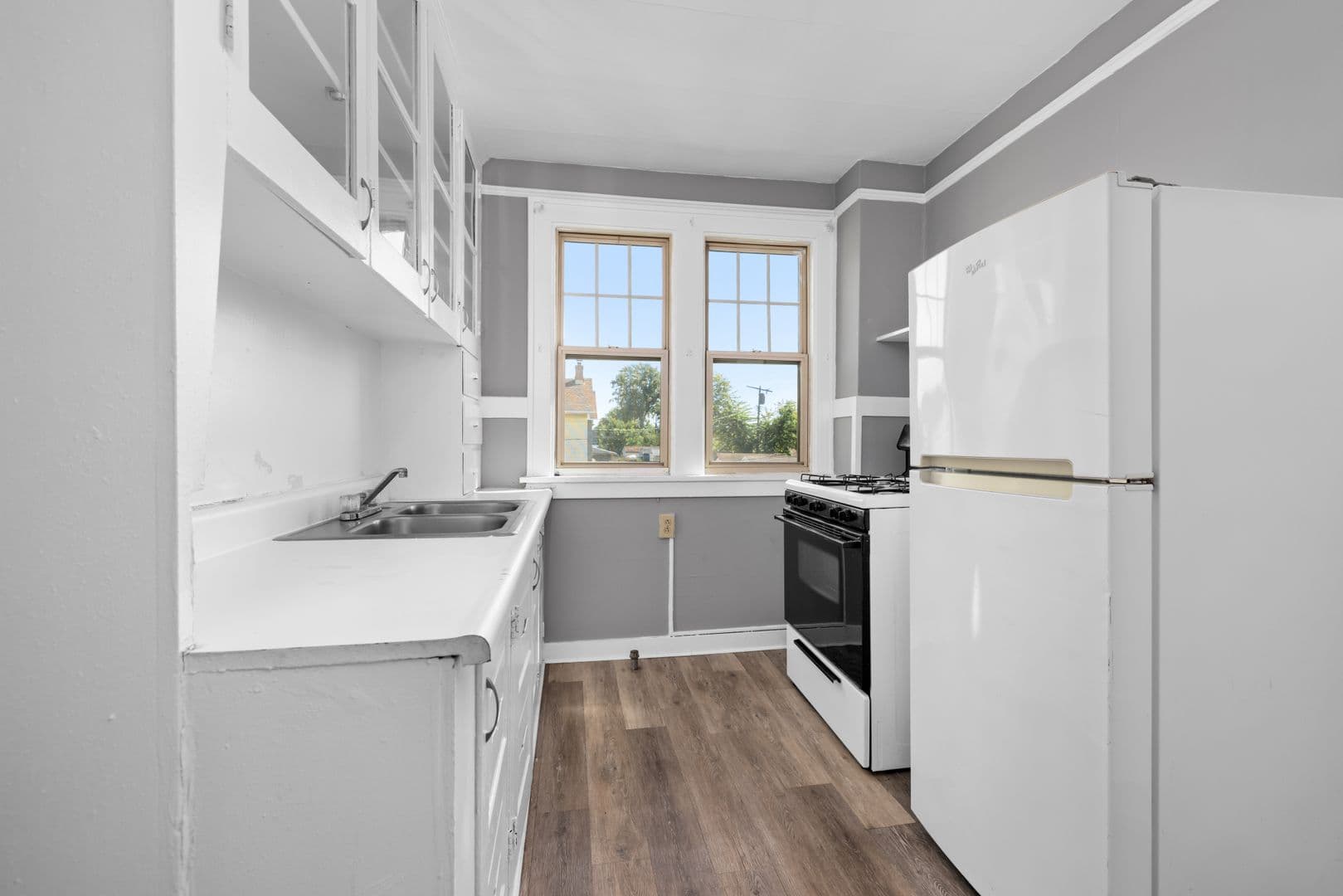 Buffalo Apartment: 575 Colvin Avenue