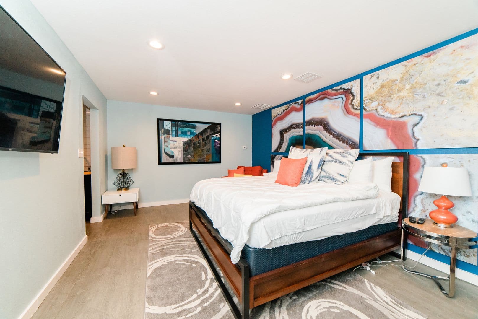 Pittsburgh Apartment: 700 Mansfield Ave