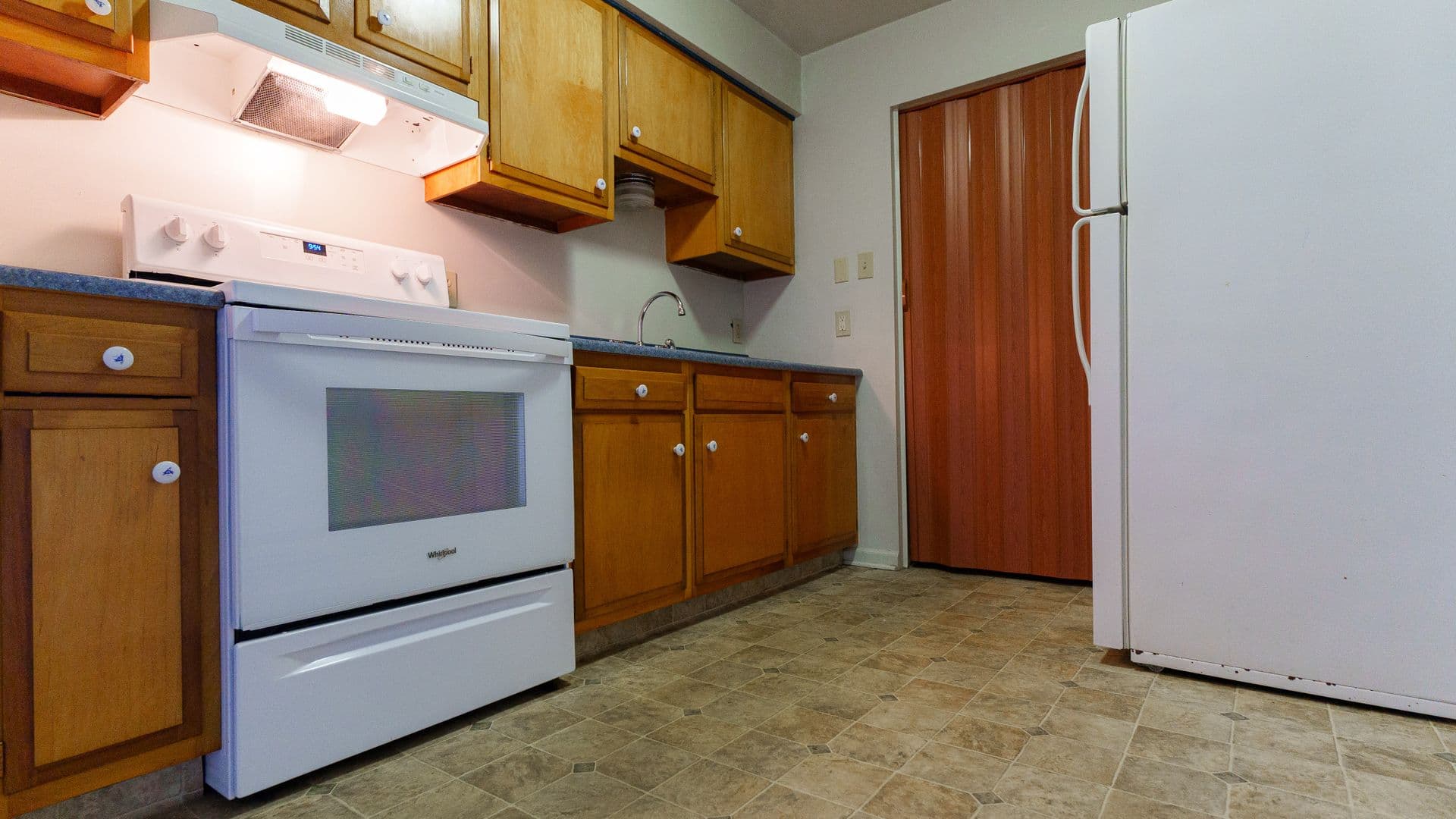 Clarksburg Apartment: 1 Stoneybrook Road