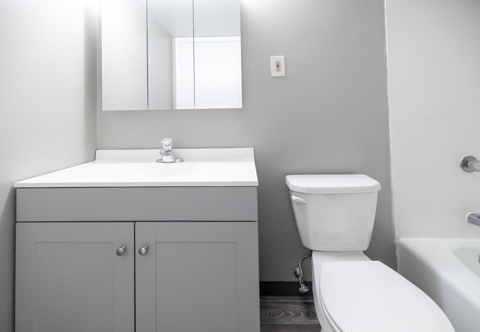 Pittsburgh Apartment: 460 Washington Road