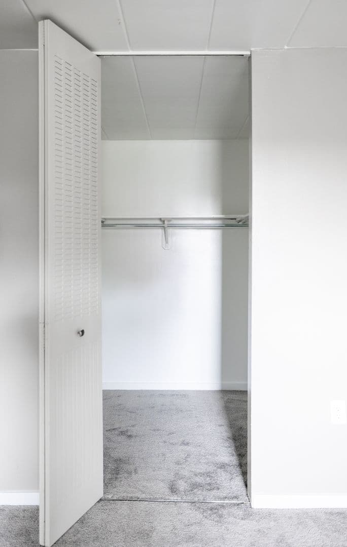 Pittsburgh Apartment: 460 Washington Road