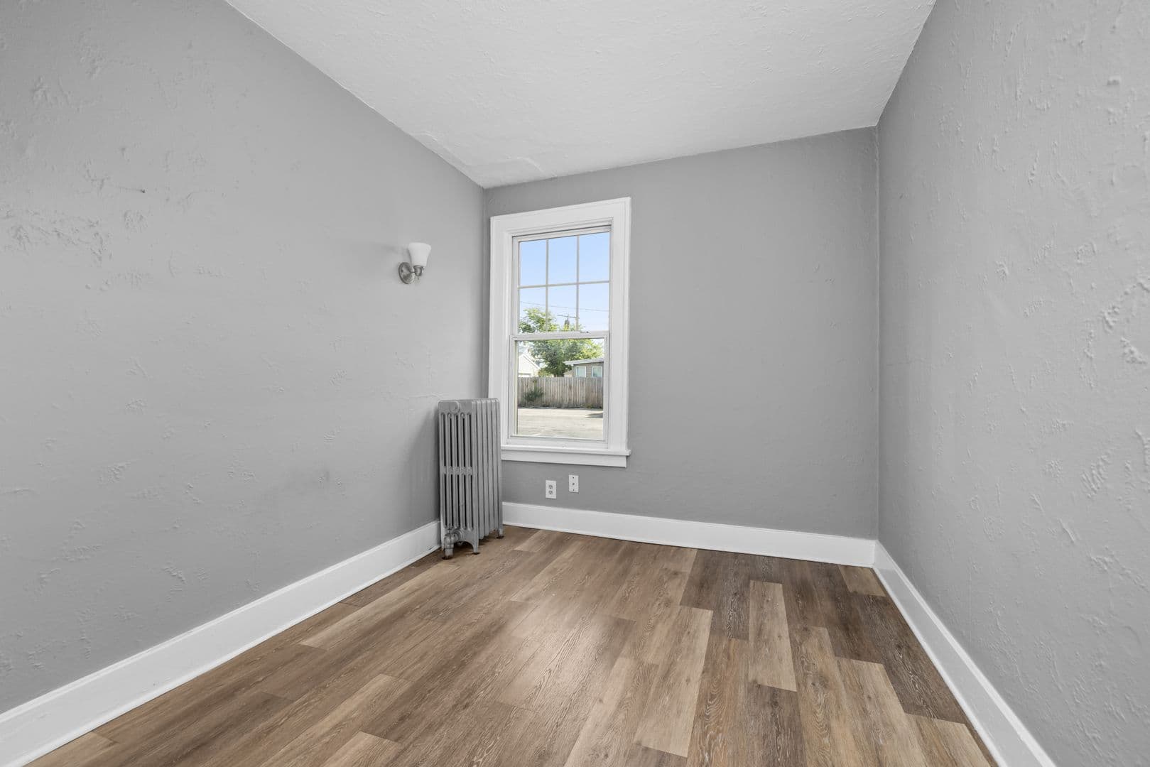Buffalo Apartment: 575 Colvin Avenue