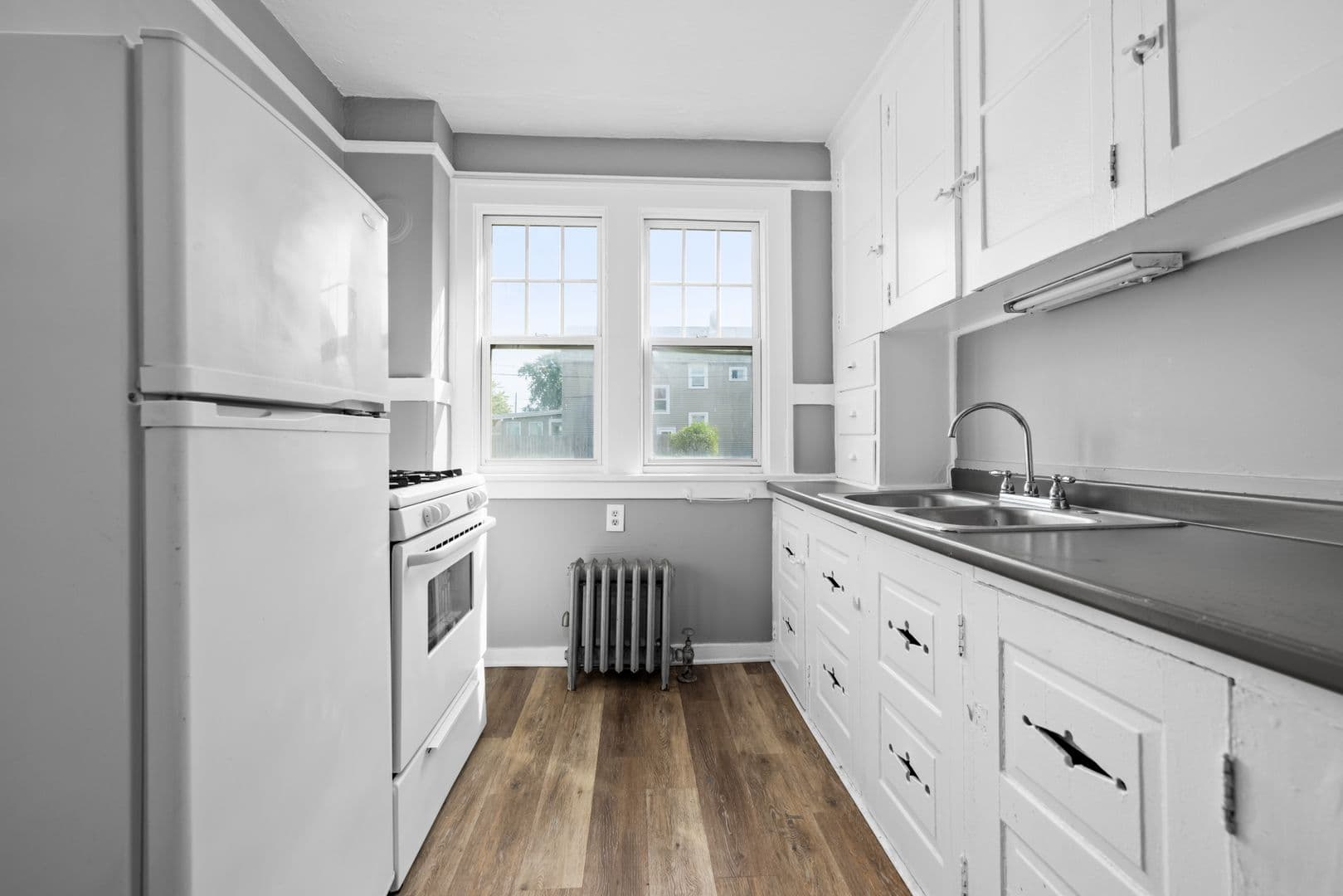 Buffalo Apartment: 575 Colvin Avenue