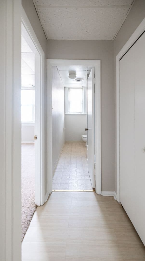 Pittsburgh Apartment: 1500 Fallowfield Ave