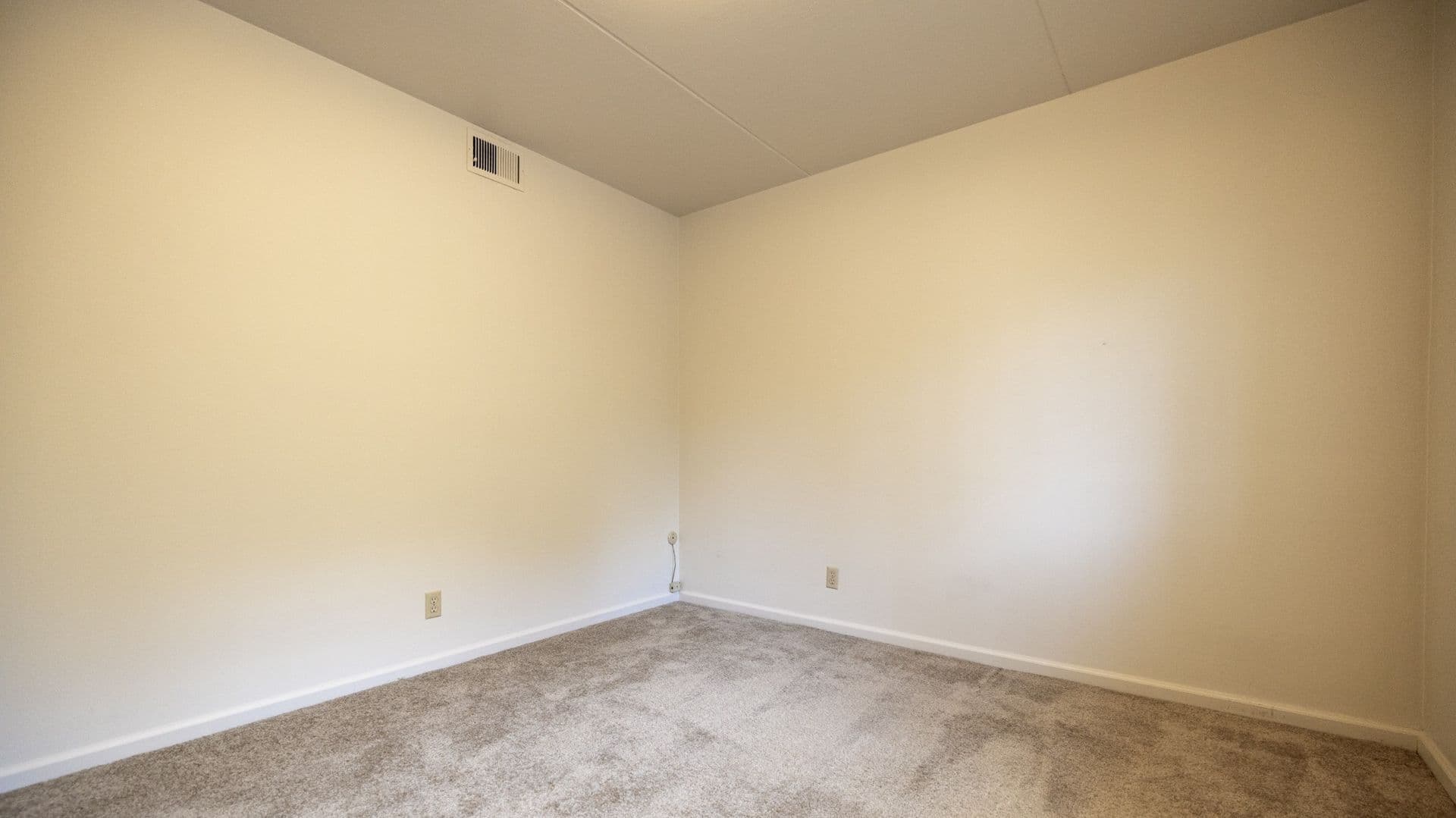 New Kensington Apartment: 300 Craigdell Road