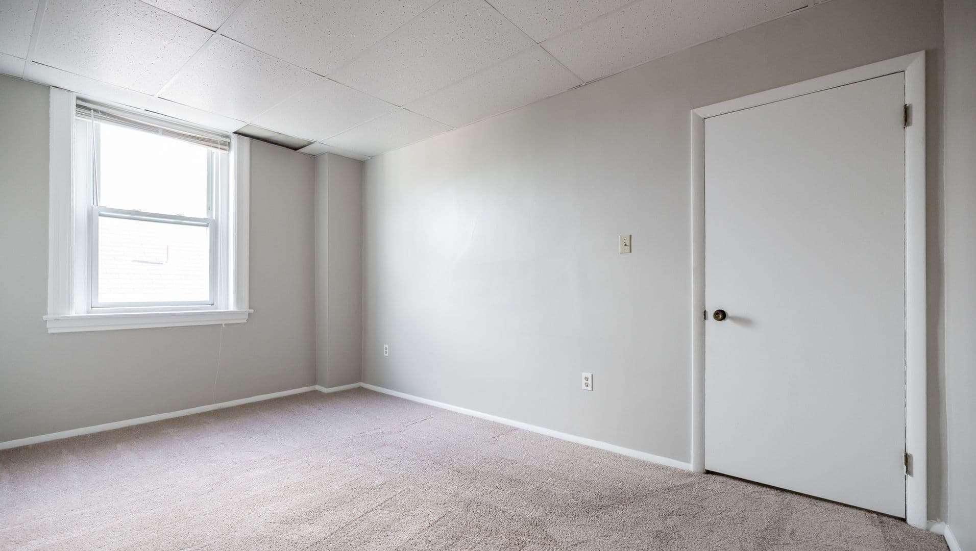 Pittsburgh Apartment: 1500 Fallowfield Ave