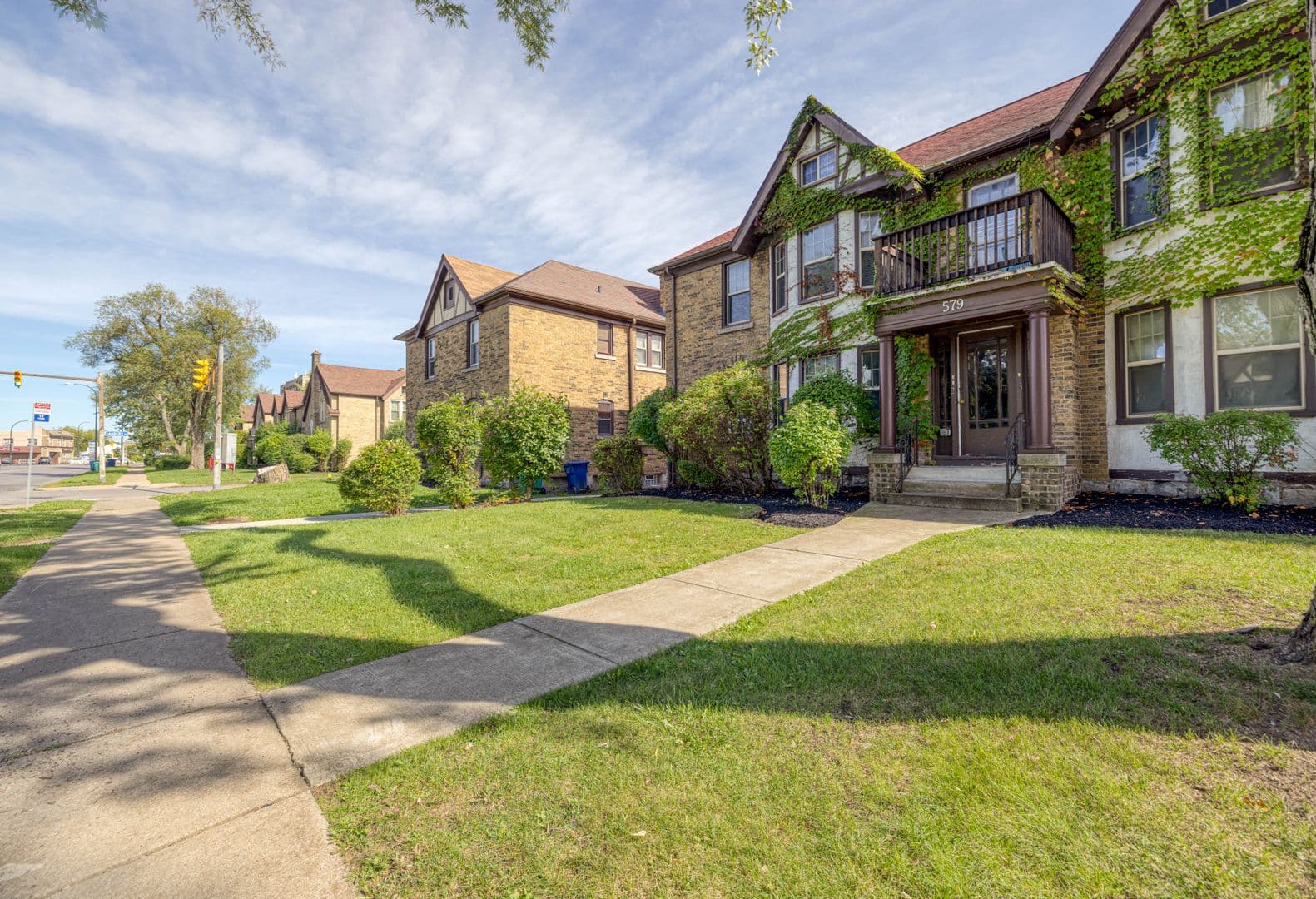Buffalo Apartment: 575 Colvin Avenue