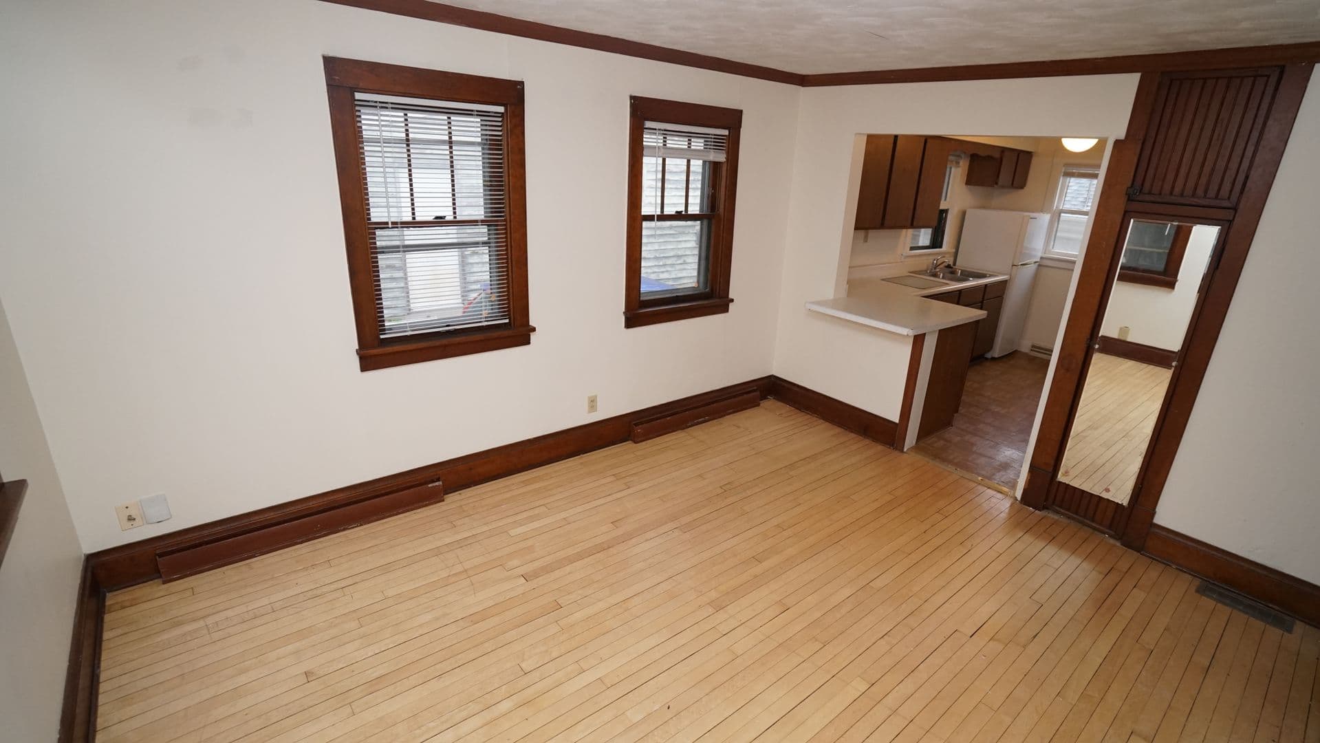 Madison Apartment: 511 S Brooks St.