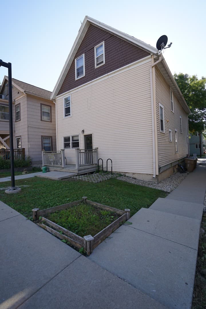 Madison Apartment: 316 W. Wilson St.