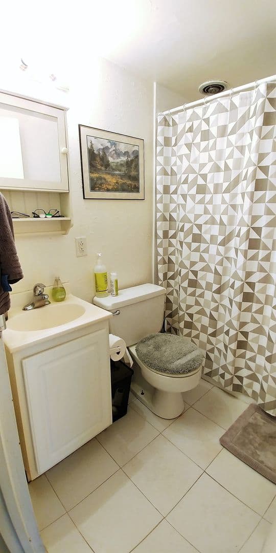 Madison Apartment: 2102 University Ave
