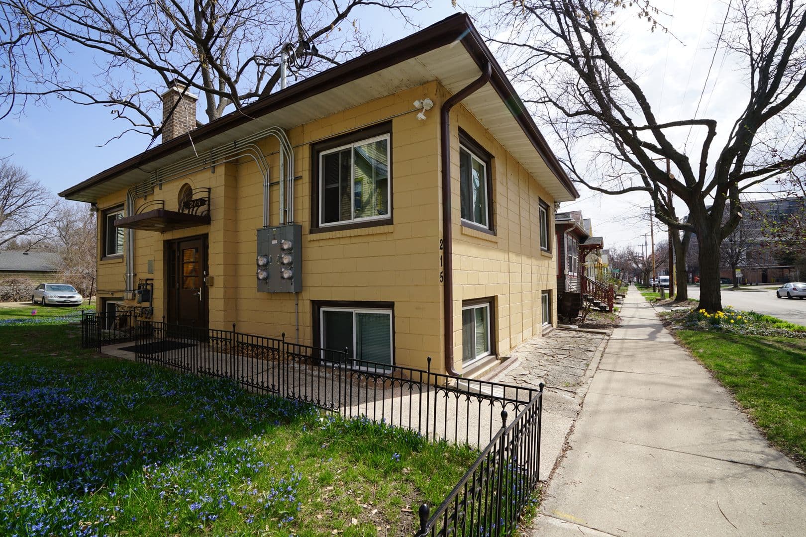 Madison Apartment: 215 N. Ingersoll St.