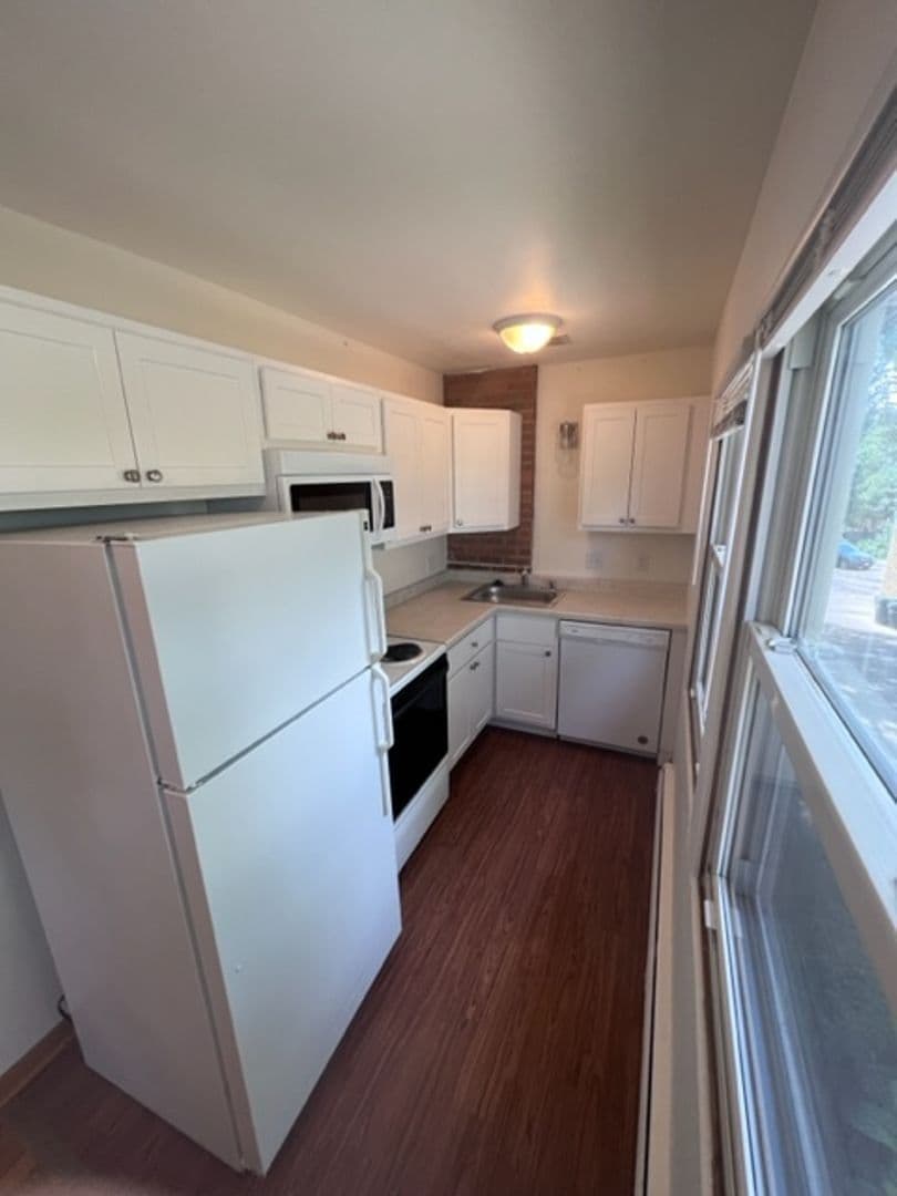 Madison Apartment: 653 S. Segoe Rd.