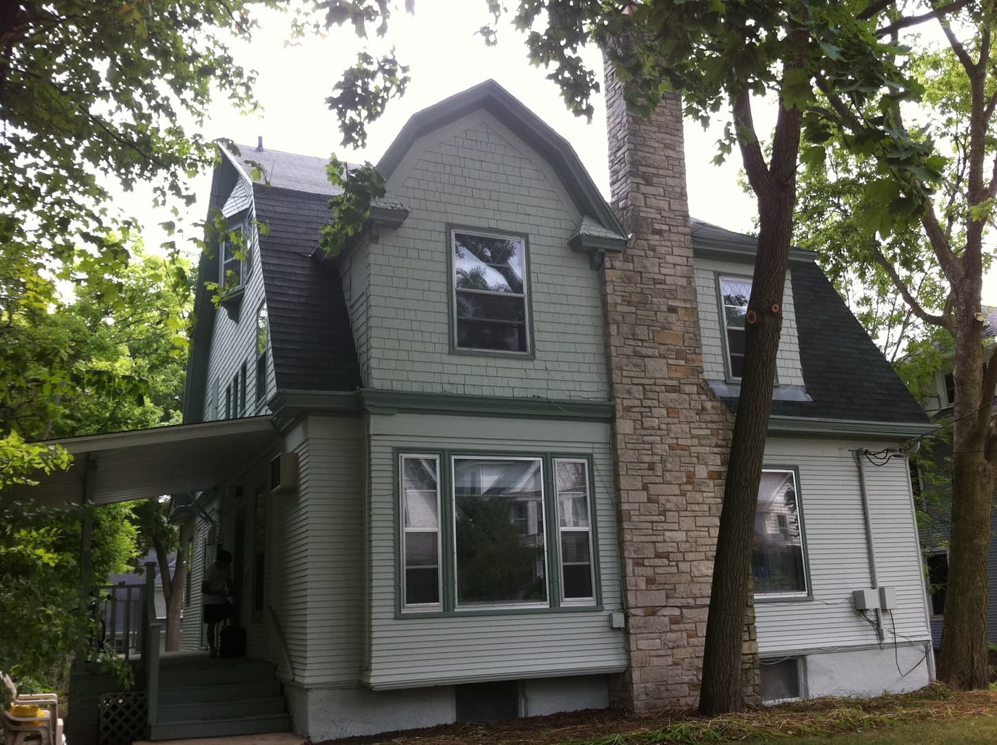 Madison Apartment: 2005 Monroe St.