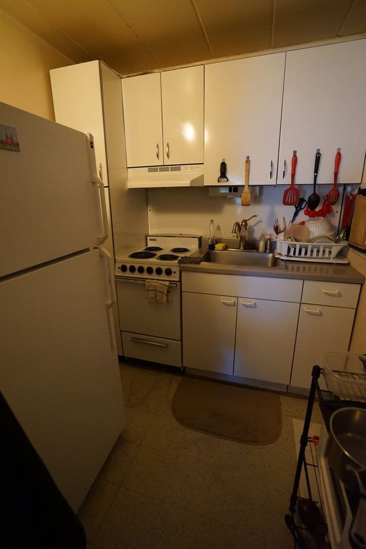 Madison Apartment: 2102 University Ave