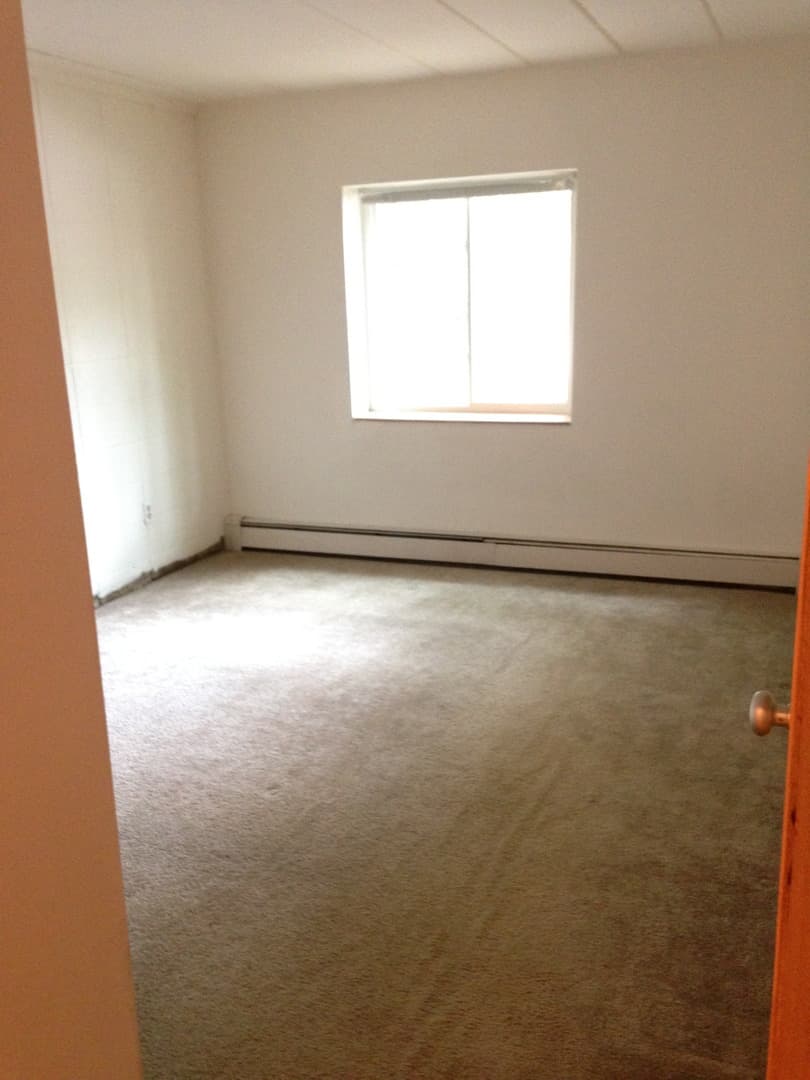 Madison Apartment: 2102 University Ave