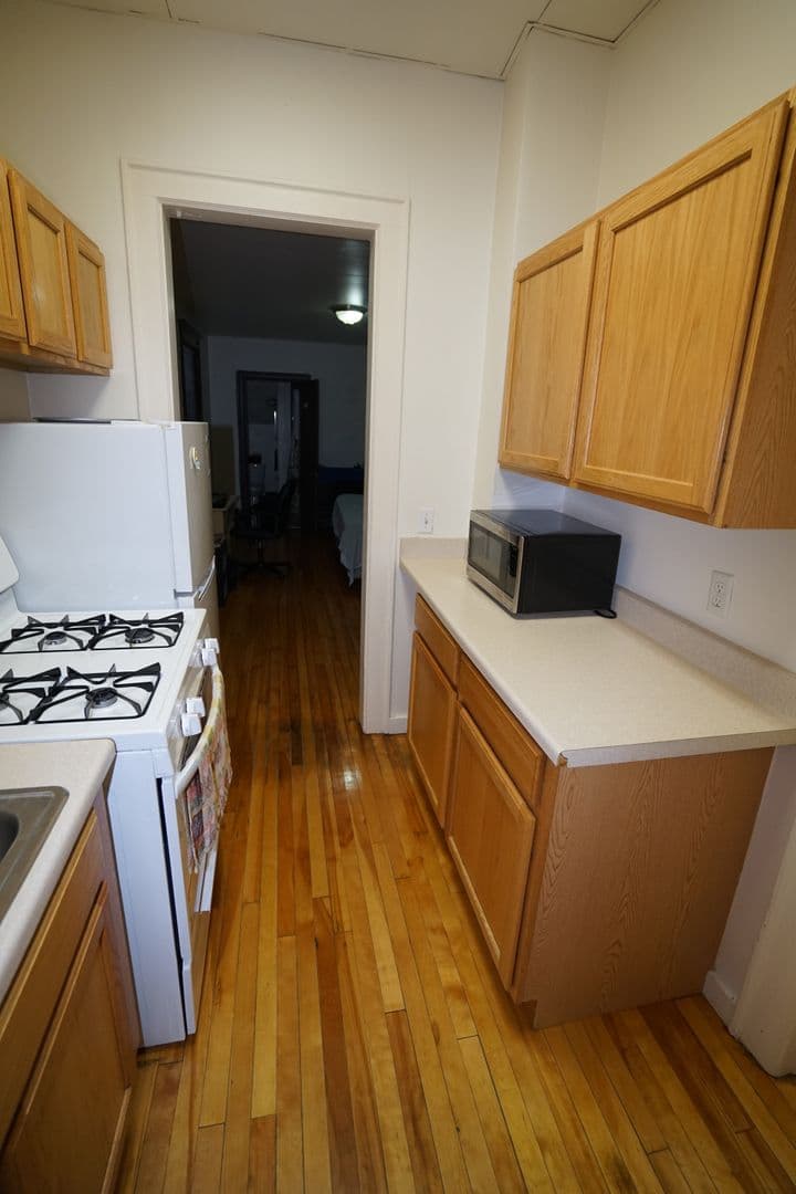 Madison Apartment: 418 W. Main St.