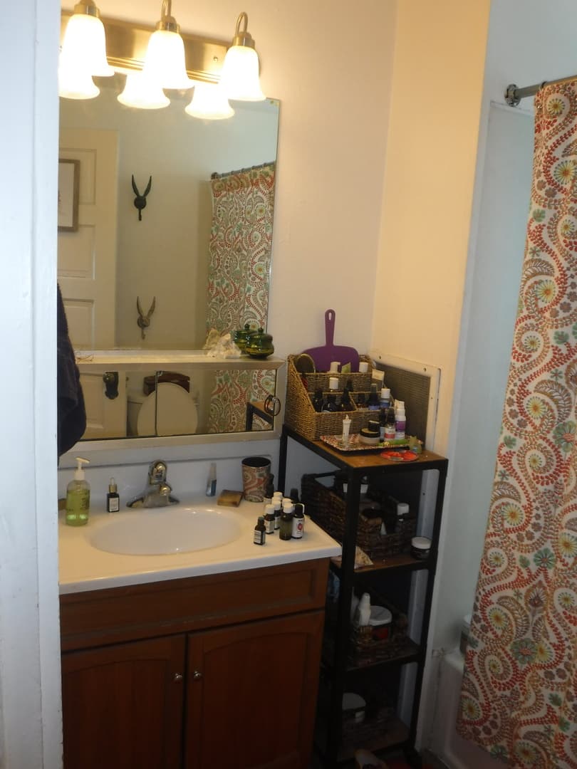 Madison Apartment: 17 S. Hancock St.