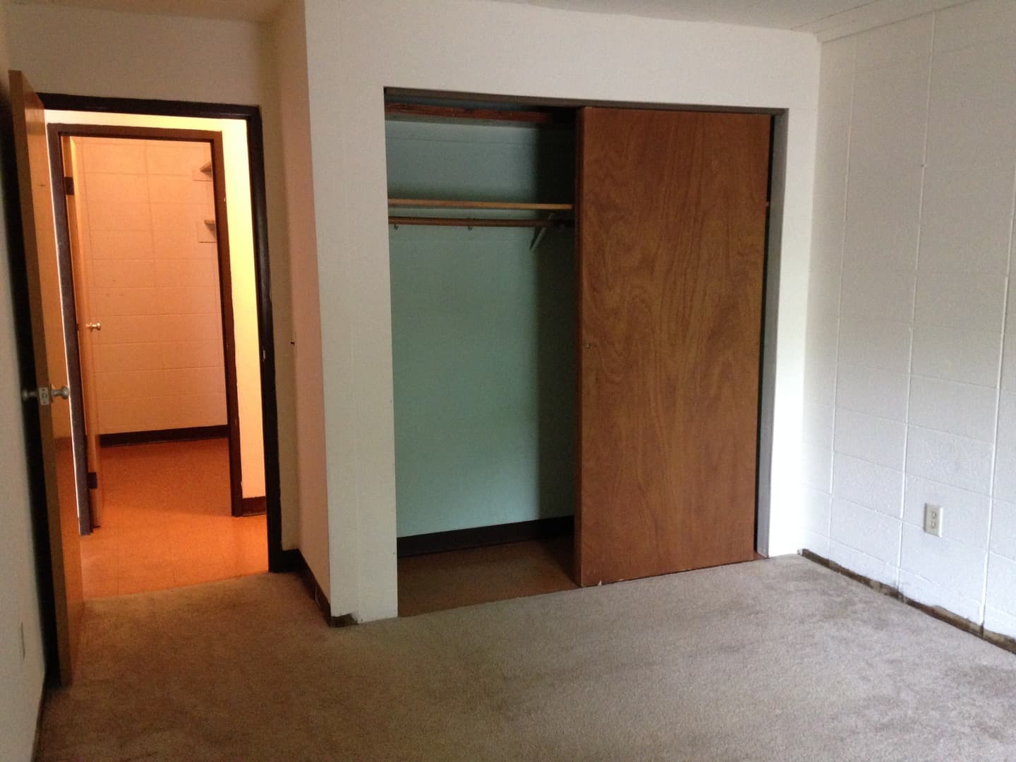 Madison Apartment: 2102 University Ave