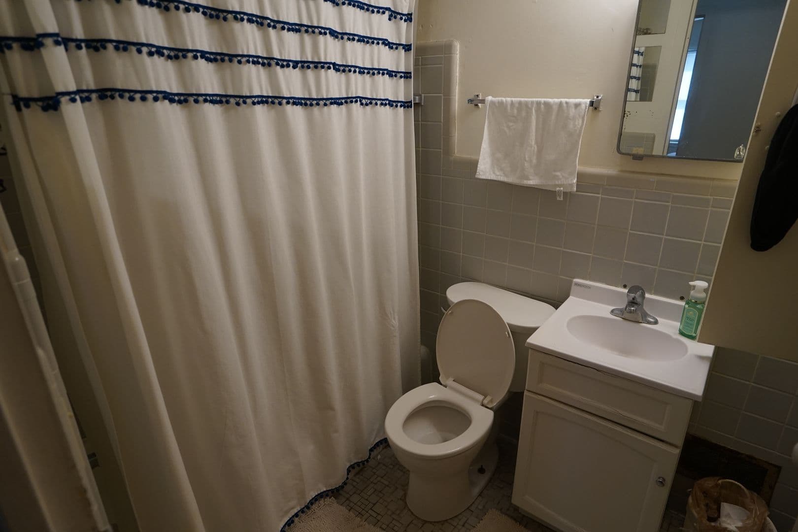Madison Apartment: 425 Paunack Place