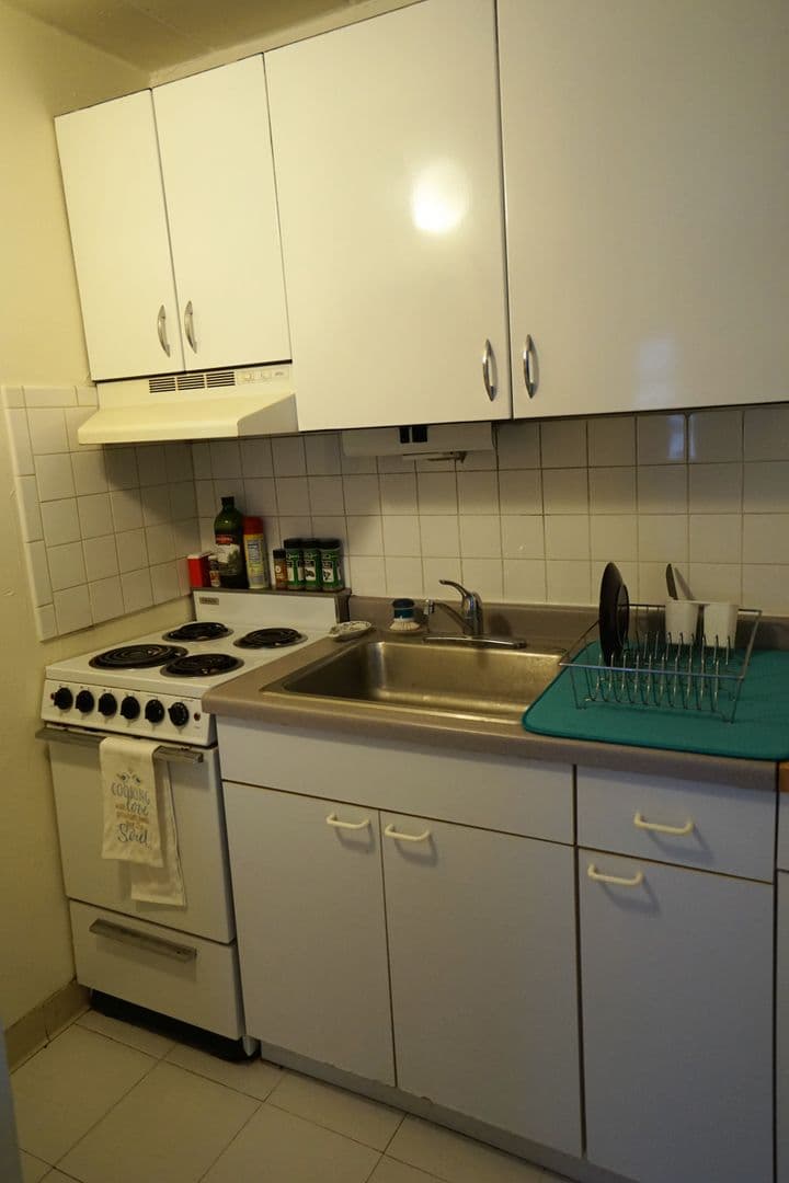 Madison Apartment: 2102 University Ave