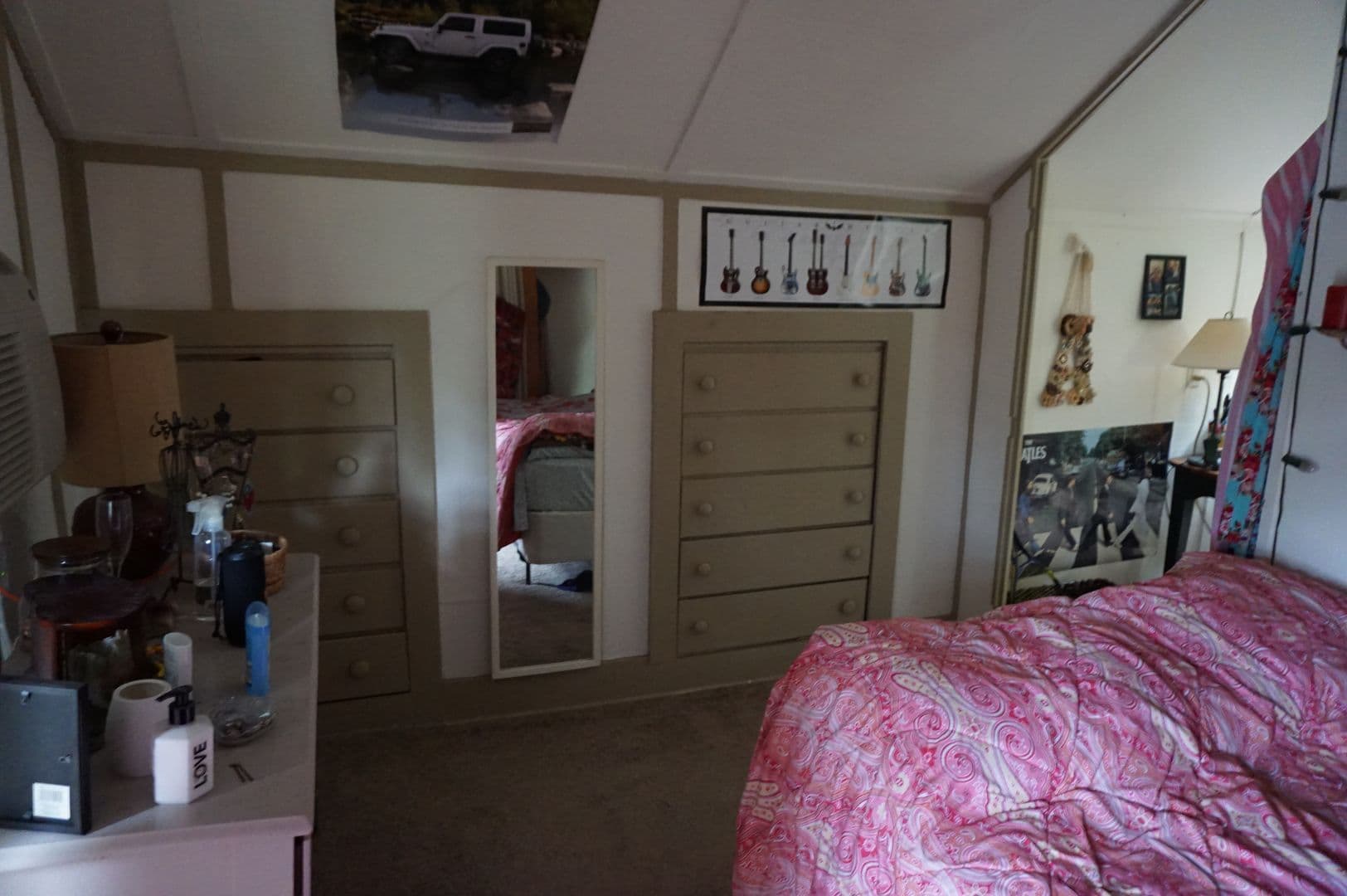 Madison Apartment: 2005 Monroe St.