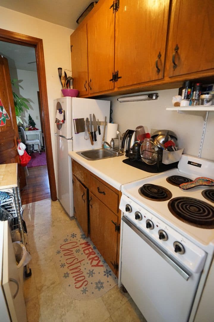 Madison Apartment: 115 S. Hancock St.
