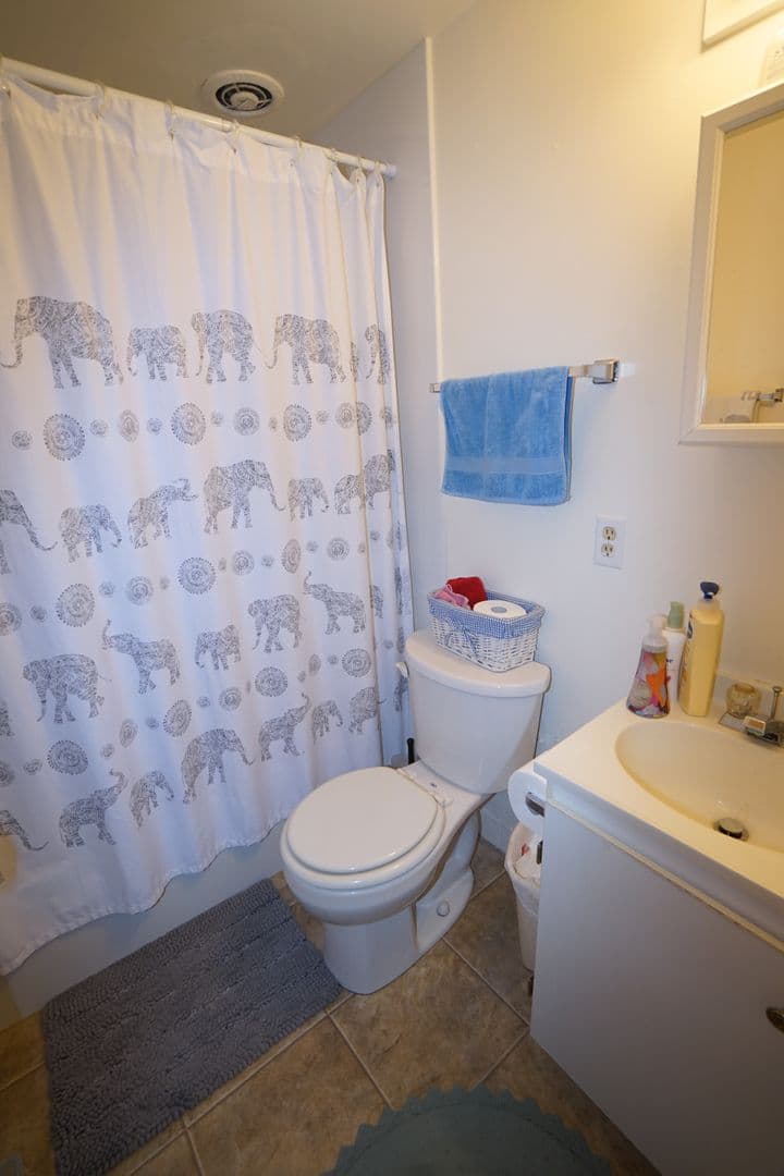 Madison Apartment: 2102 University Ave