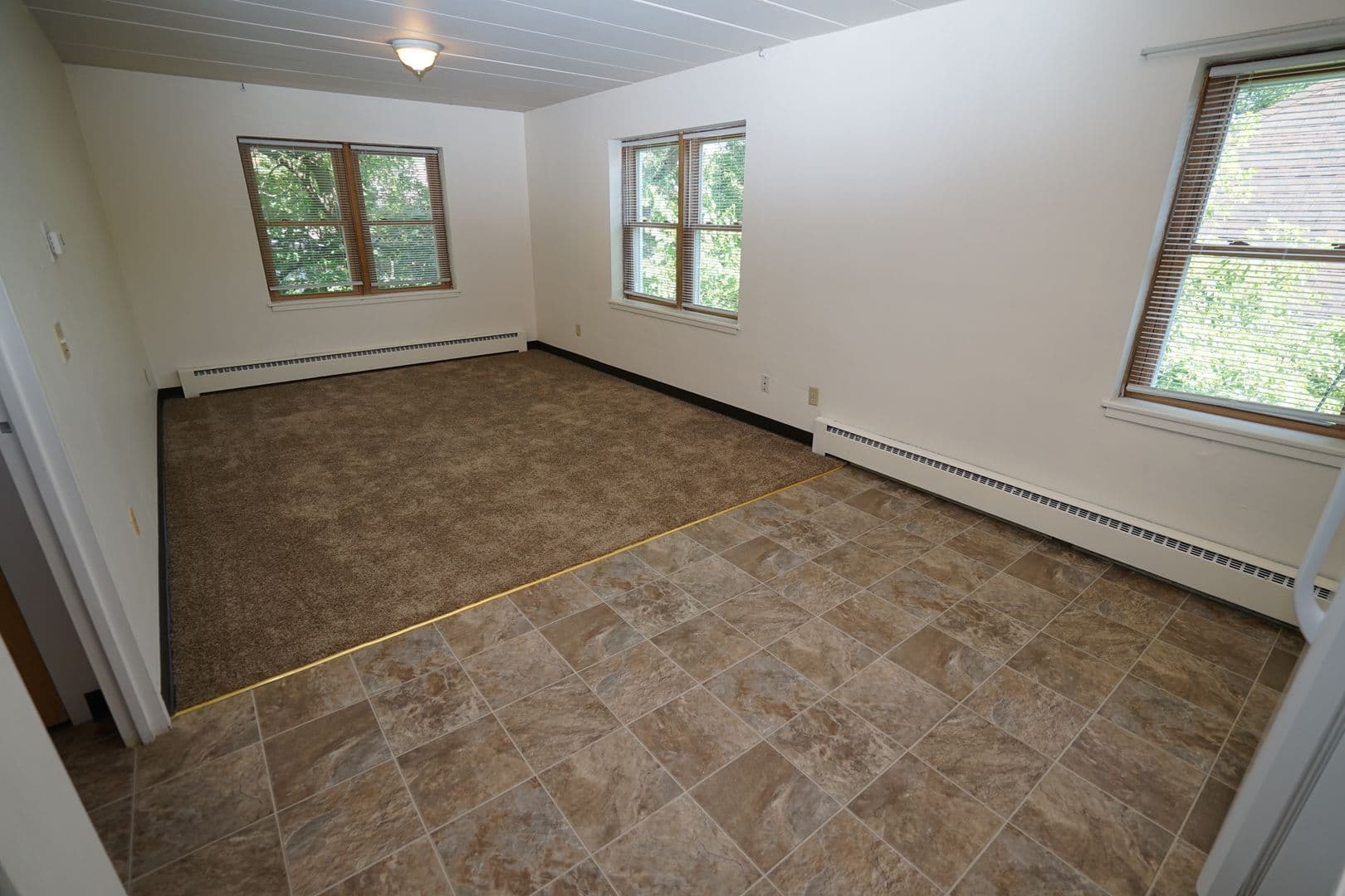 Madison Apartment: 425 Paunack Place