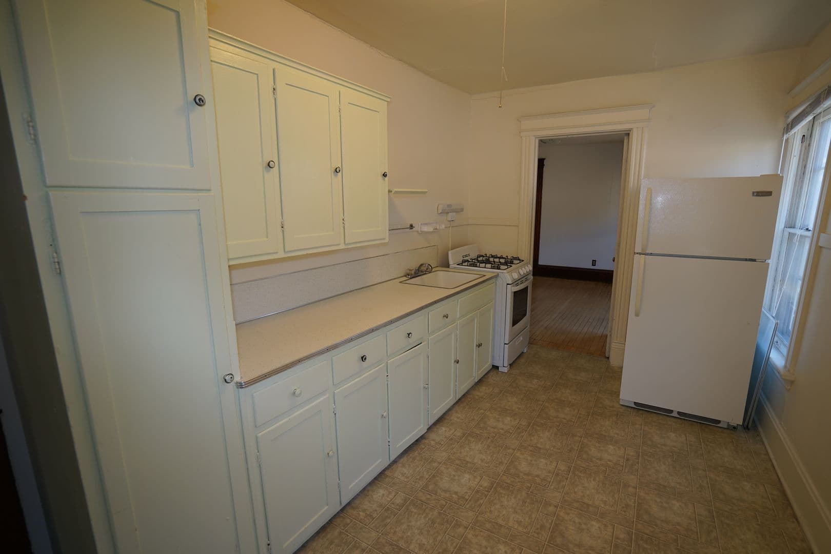 Madison Apartment: 349-351 W. Doty St.