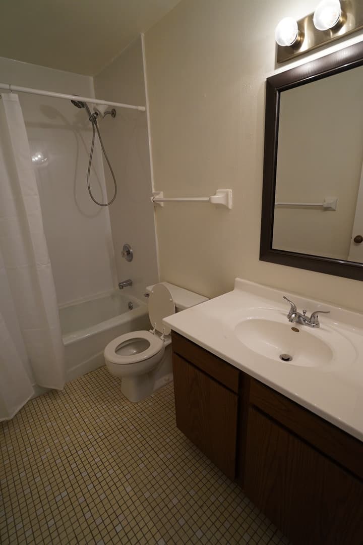 Madison Apartment: 4405 Dwight Dr.