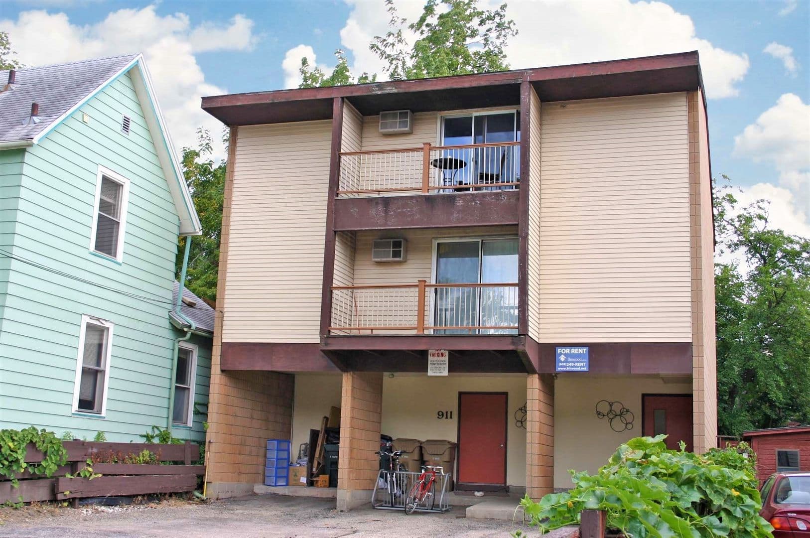 Madison Apartment: 911 E. Johnson St.